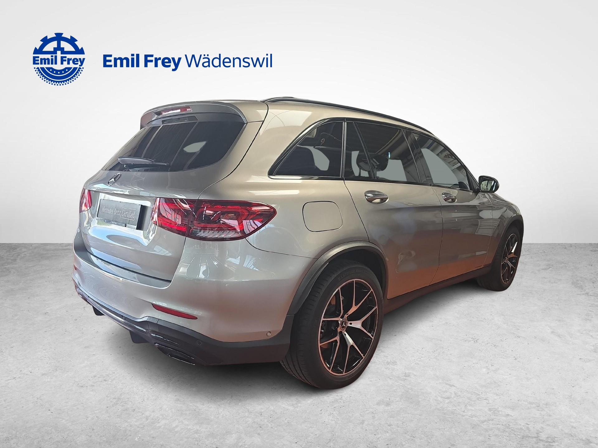 MERCEDES-BENZ GLC 300 d 4MATIC AMG Line-image-3