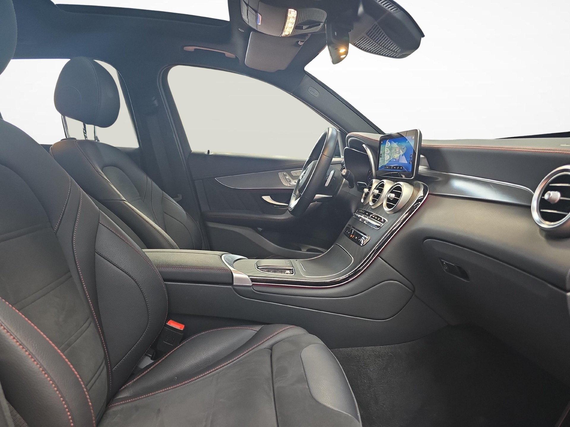 MERCEDES-BENZ GLC 300 d 4MATIC AMG Line-image-6