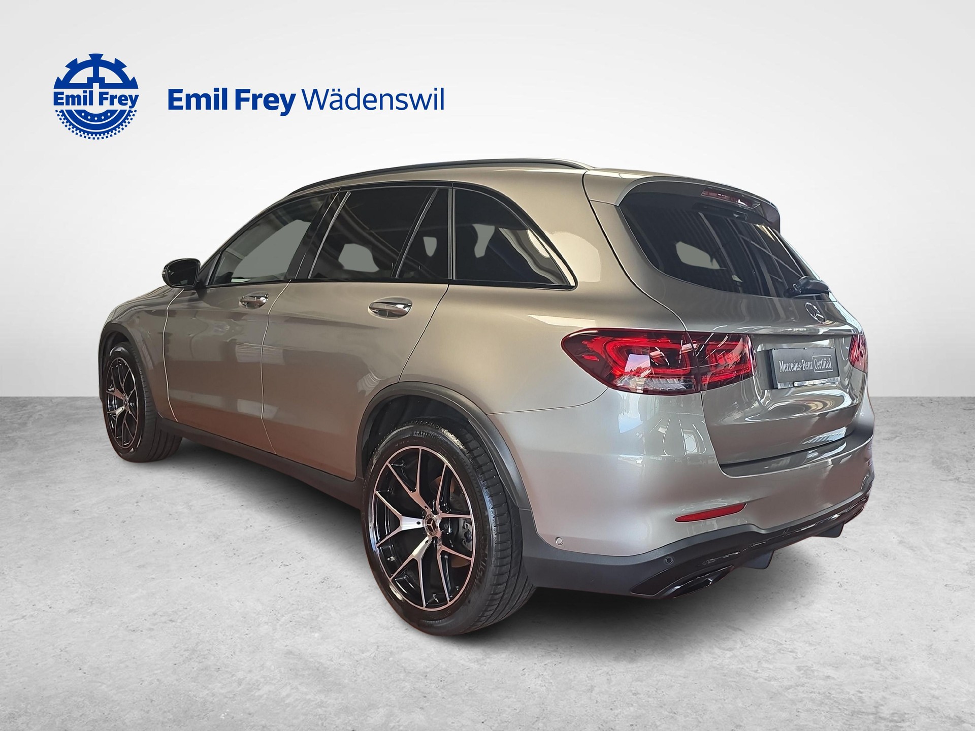 MERCEDES-BENZ GLC 300 d 4MATIC AMG Line-image-2