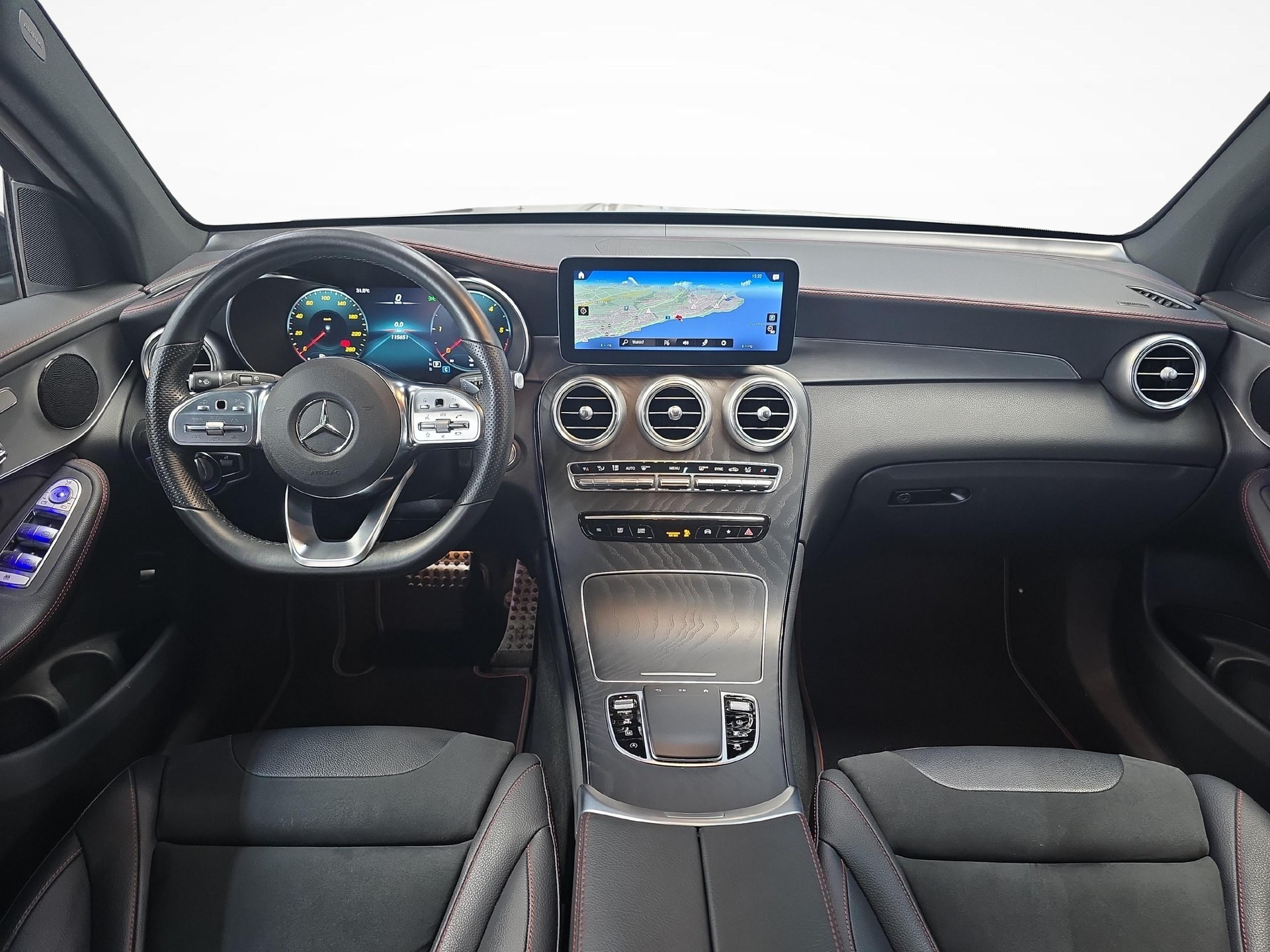 MERCEDES-BENZ GLC 300 d 4MATIC AMG Line-image-5
