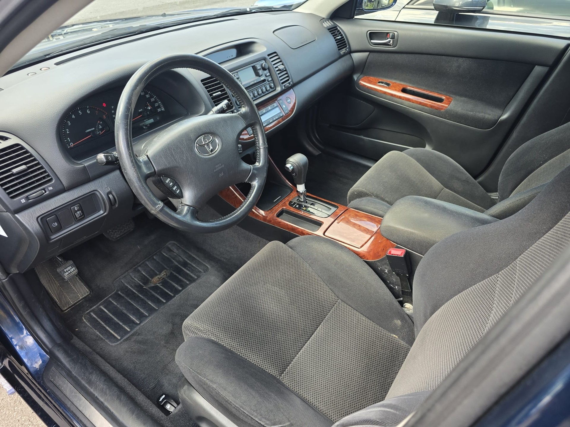 TOYOTA Camry 2.4-image-12