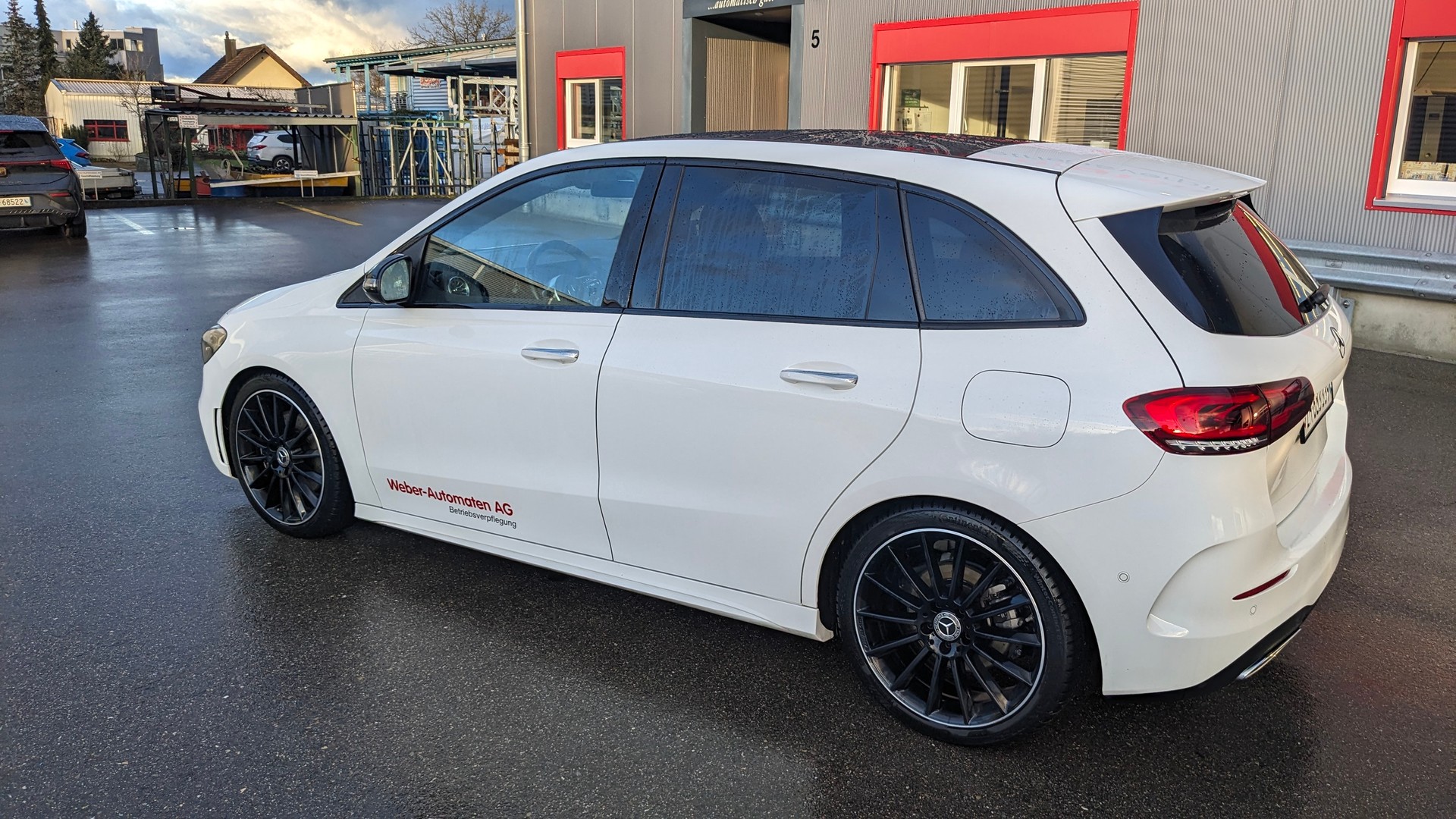 MERCEDES-BENZ B 220 AMG Line 4matic-image-2