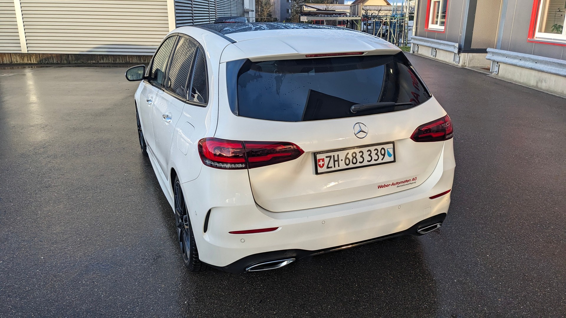 MERCEDES-BENZ B 220 AMG Line 4matic-image-3