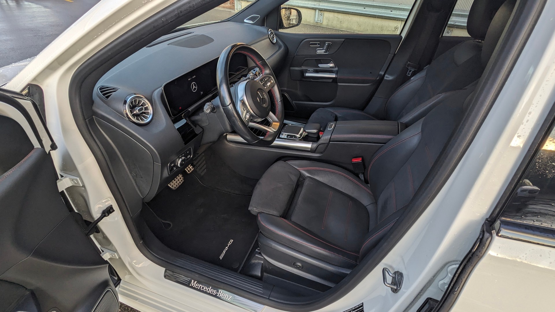 MERCEDES-BENZ B 220 AMG Line 4matic-image-5