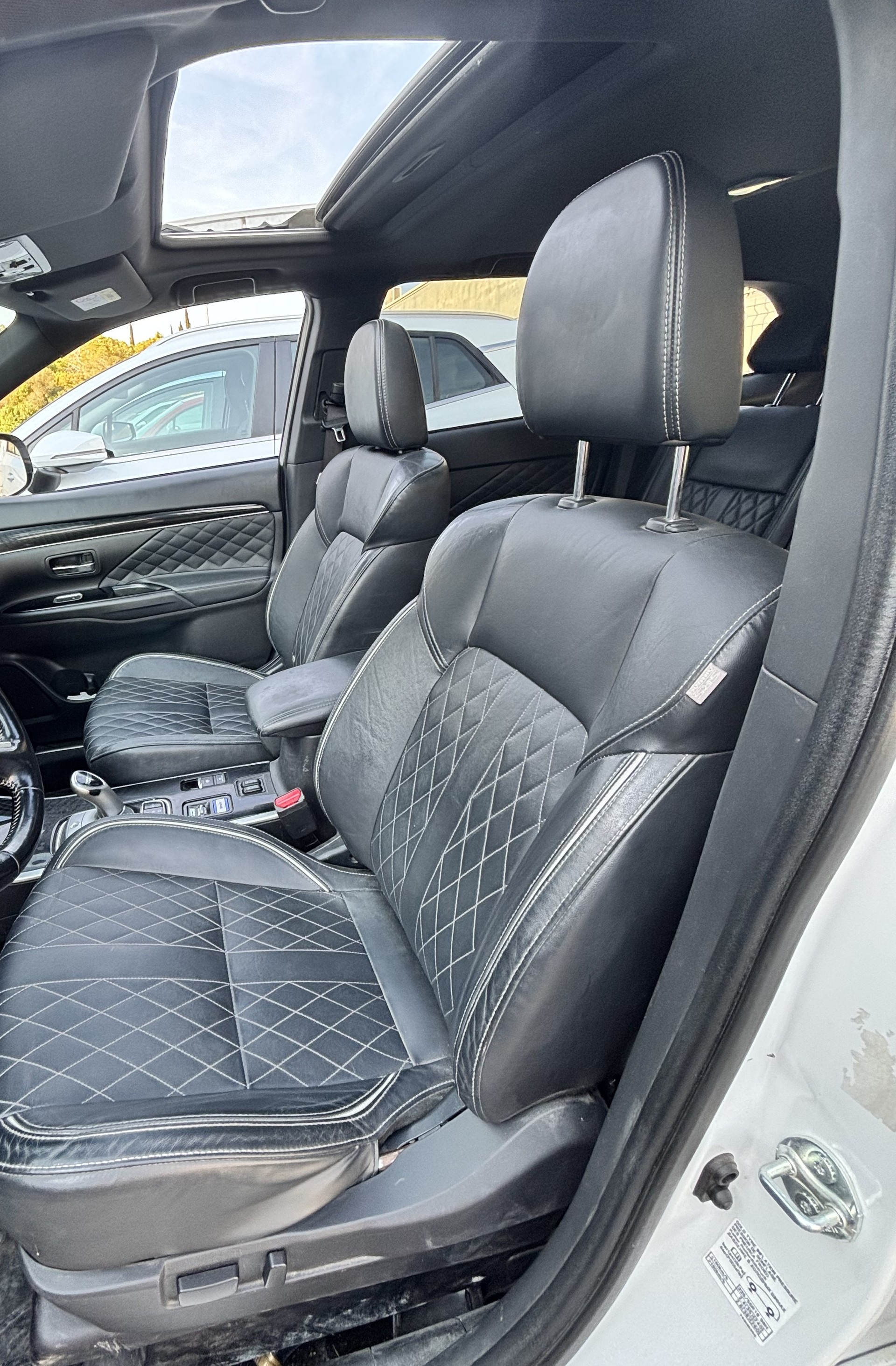 MITSUBISHI 2.4 PHEV Diamond S-Edition-image-3