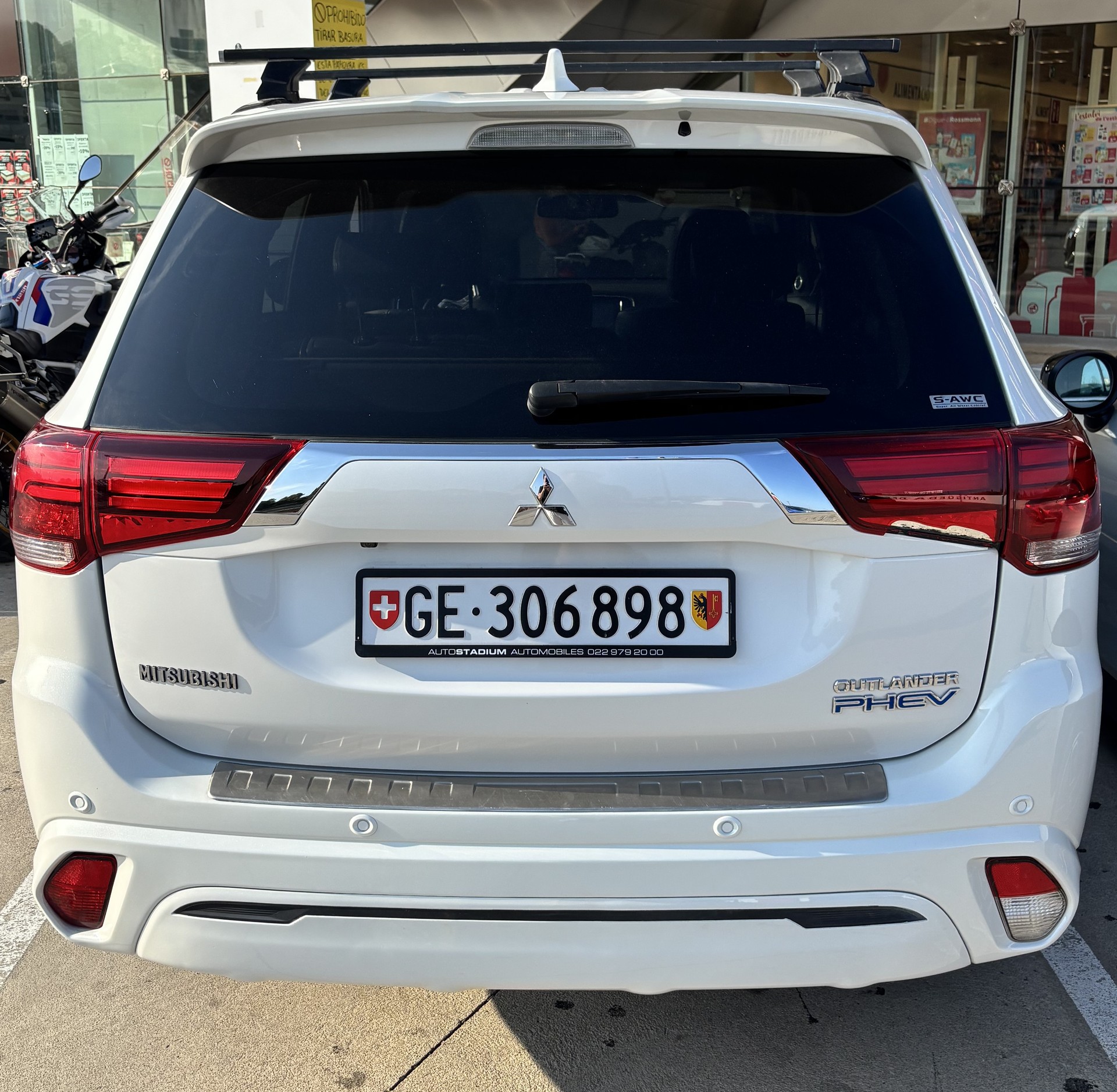 MITSUBISHI 2.4 PHEV Diamond S-Edition-image-4