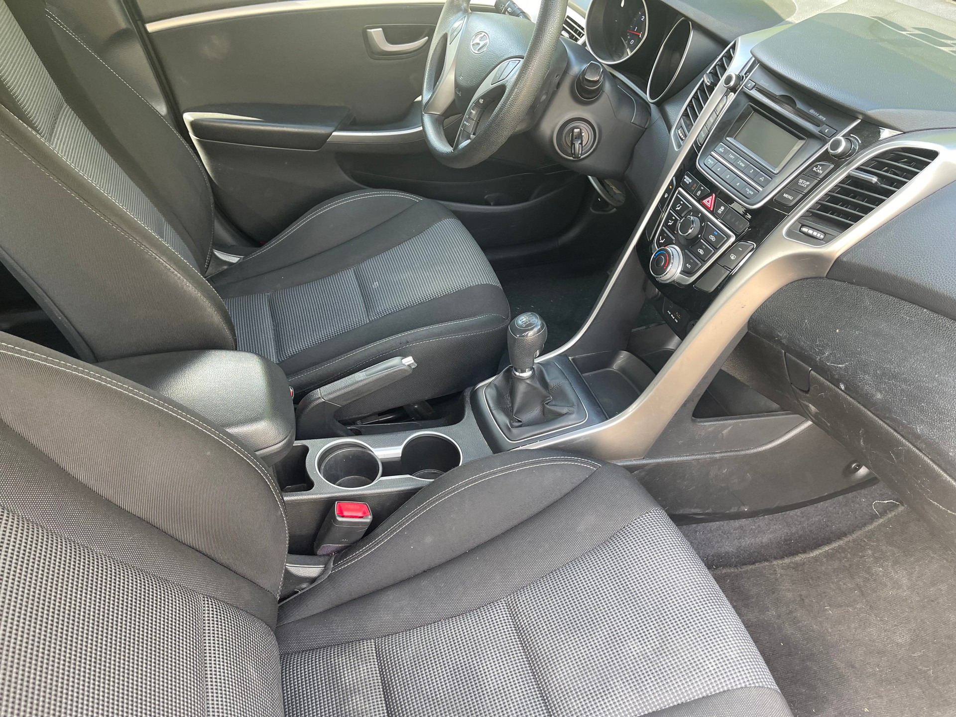 HYUNDAI i30 1.4 Comfort-image-8