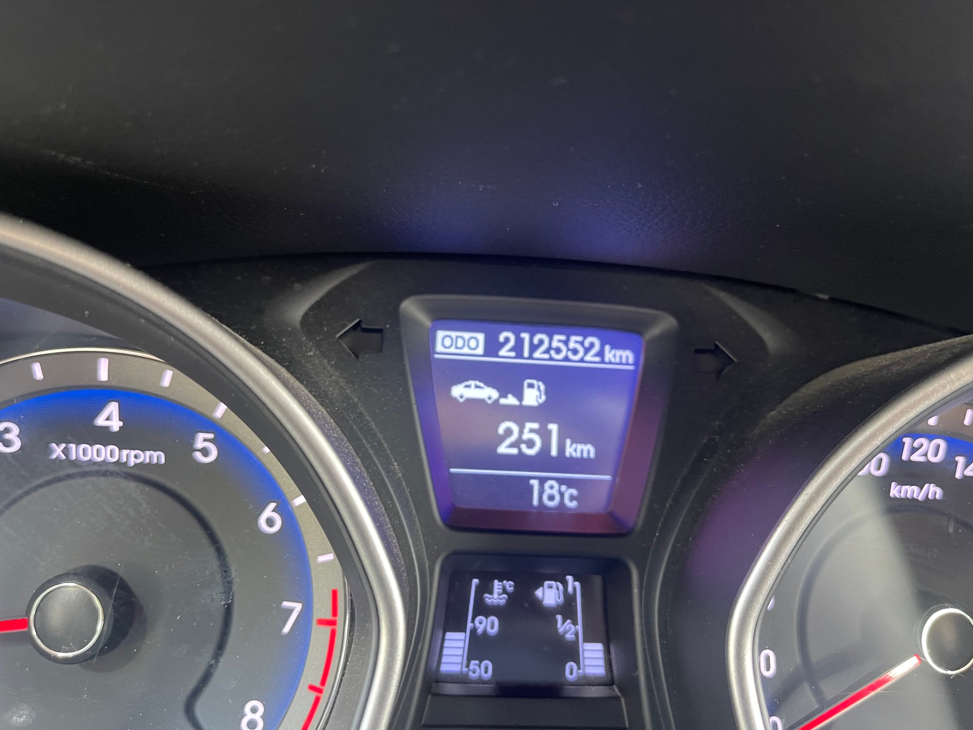 HYUNDAI i30 1.4 Comfort-image-7