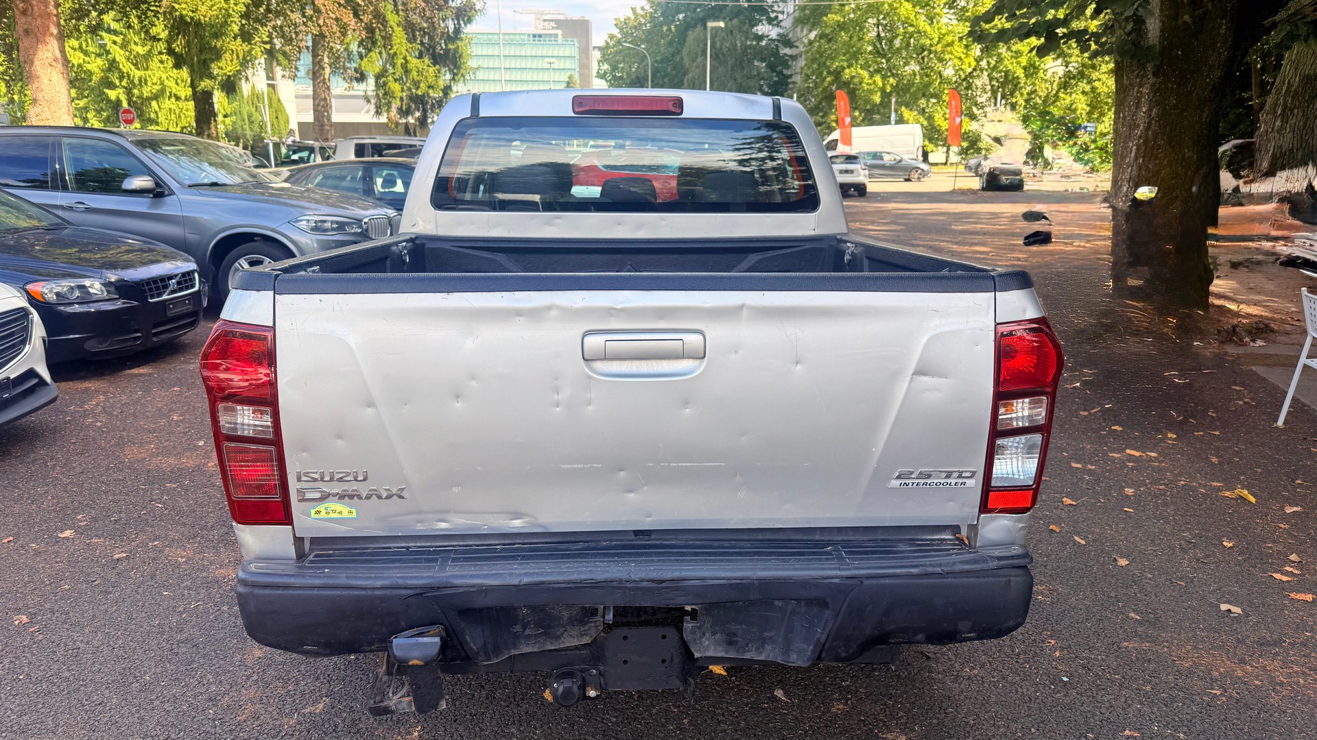ISUZU D-MAX 2.5 Crew Cab Planet 4x4 * Problème pont arrière *-image-3