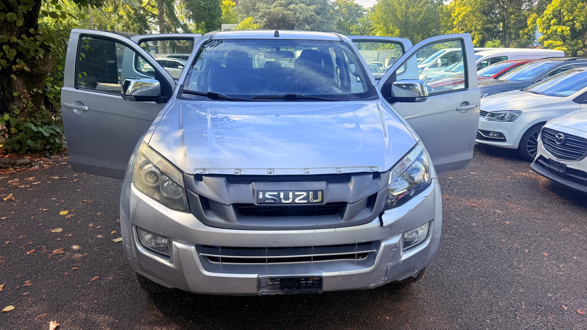ISUZU D-MAX 2.5 Crew Cab Planet 4x4 * Problème pont arrière *-image-9