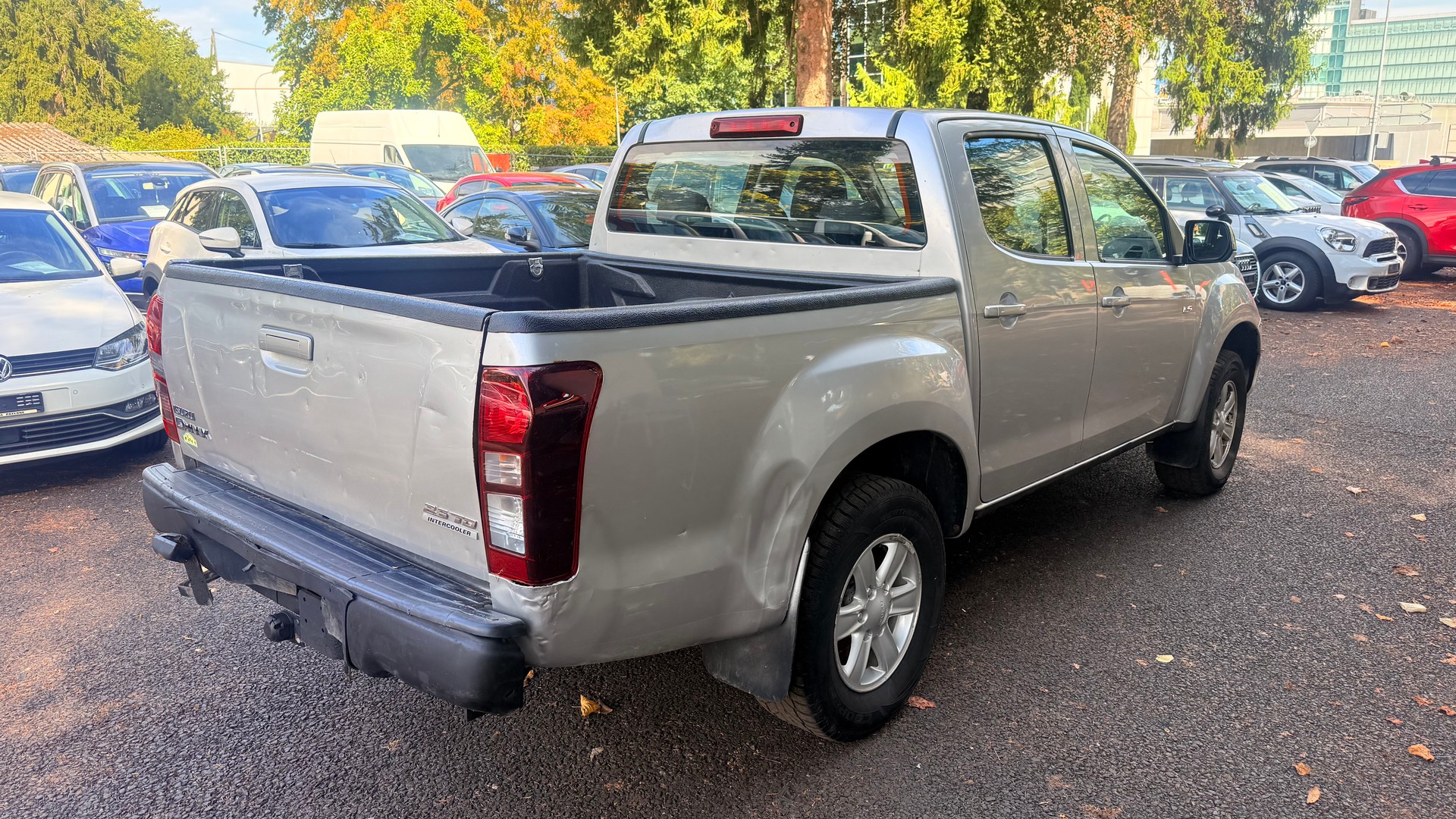 ISUZU D-MAX 2.5 Crew Cab Planet 4x4 * Problème pont arrière *-image-4