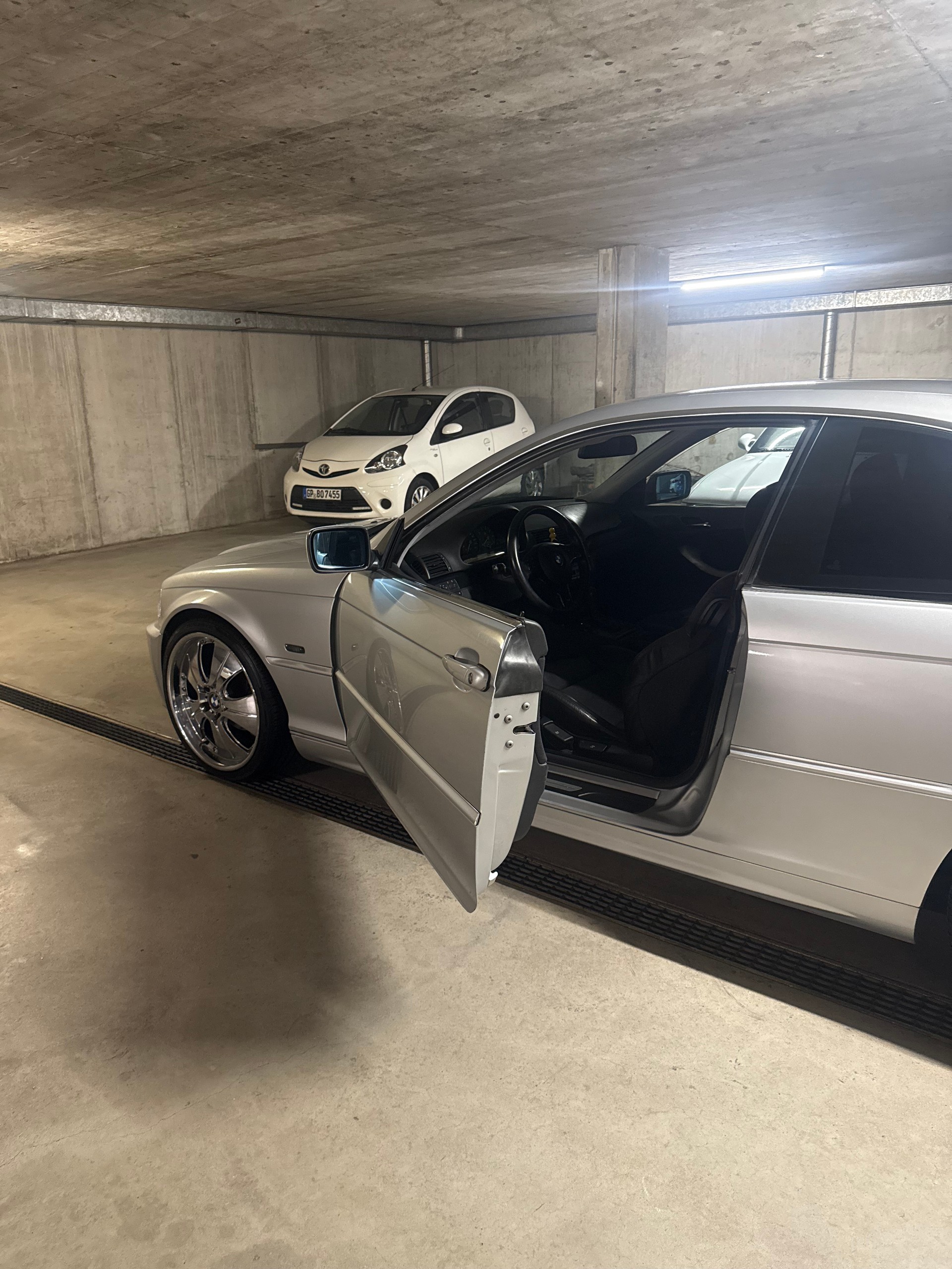 BMW 320Ci-image-3