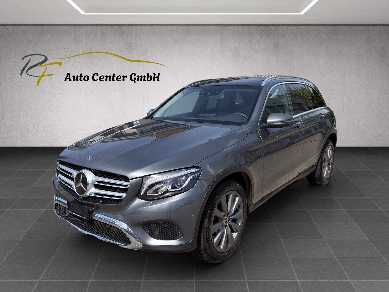 MERCEDES-BENZ GLC 250 AMG Line 4Matic 9G-Tronic-image-2