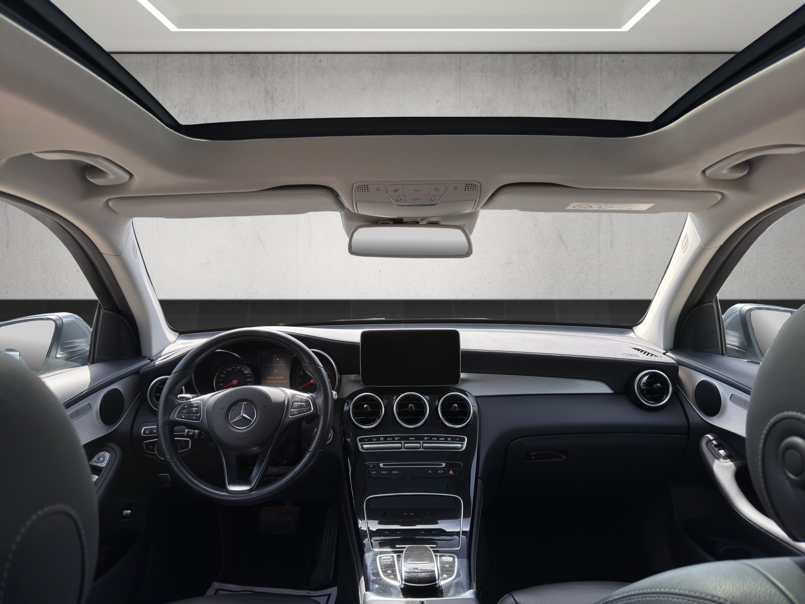 MERCEDES-BENZ GLC 250 AMG Line 4Matic 9G-Tronic-image-8