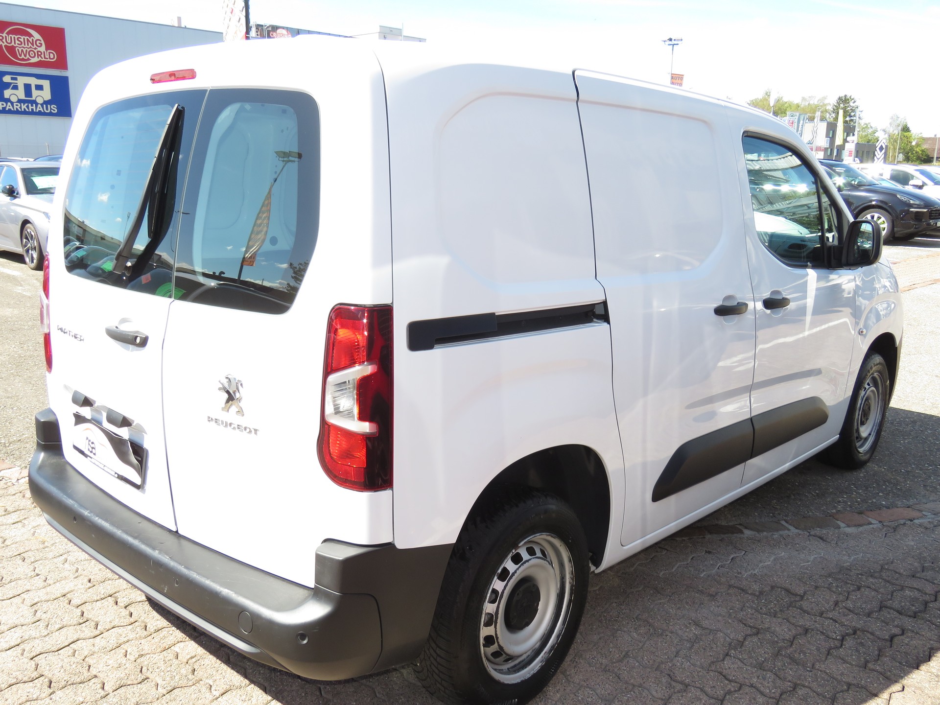 PEUGEOT Partner 1.5 Blue HDi s/s Premium 650kg-image-3