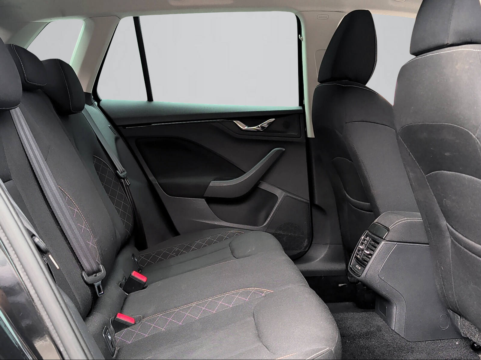 SKODA Kamiq 1.0 TSI Ambition-image-7