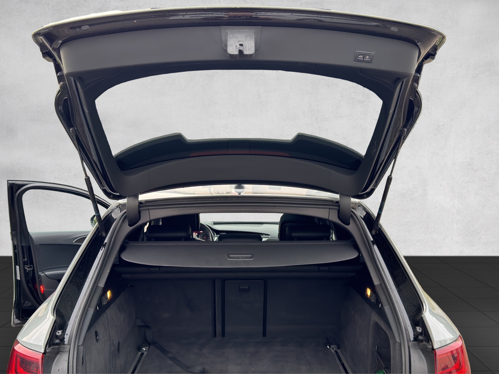 AUDI RS6 Avant 4.0 TFSI V8 quattro Tiptronic-image-16