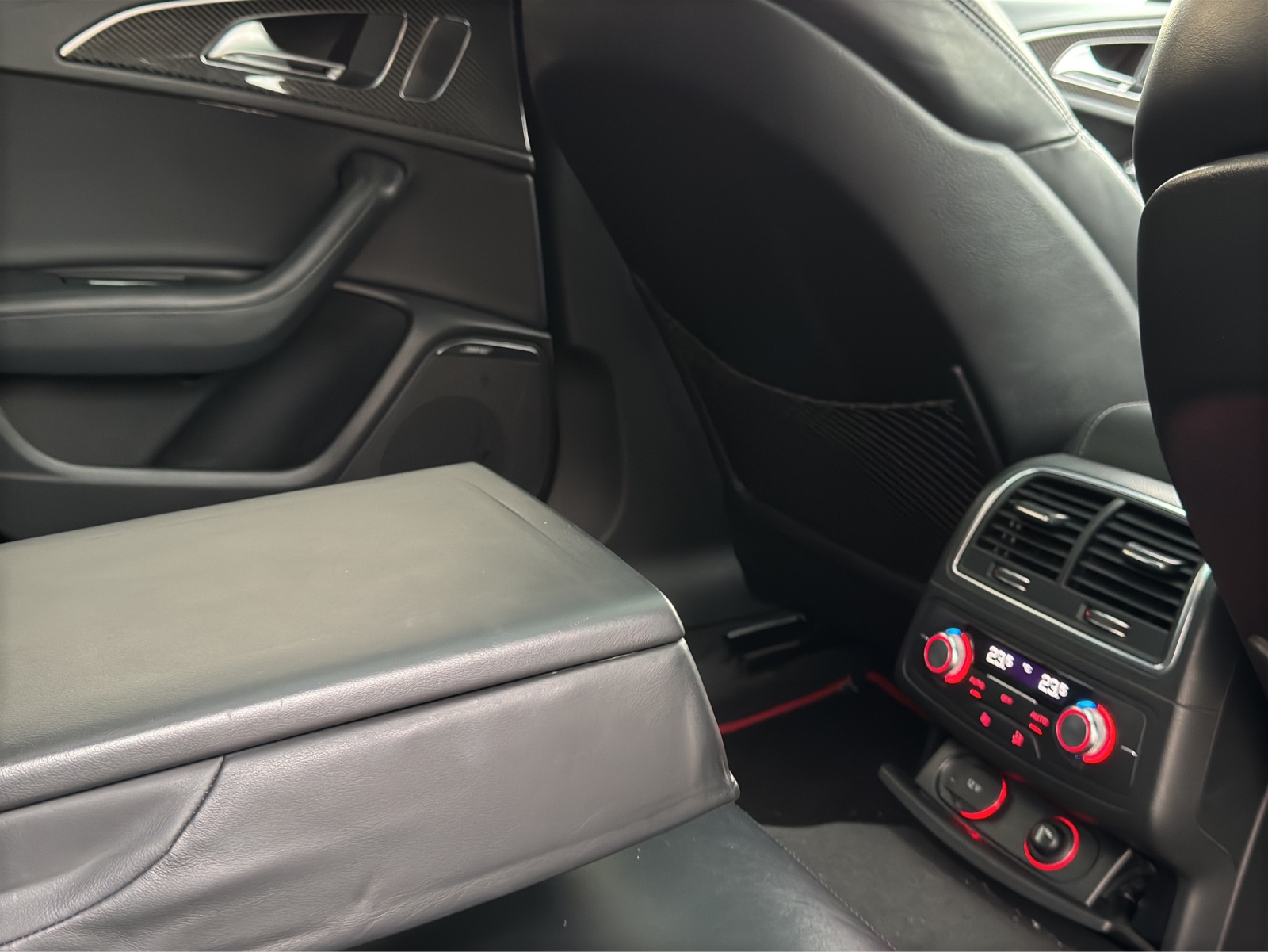 AUDI RS6 Avant 4.0 TFSI V8 quattro Tiptronic-image-15