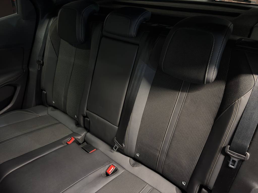 PEUGEOT 3008 1.5 BlueHDi GT EAT8-image-7