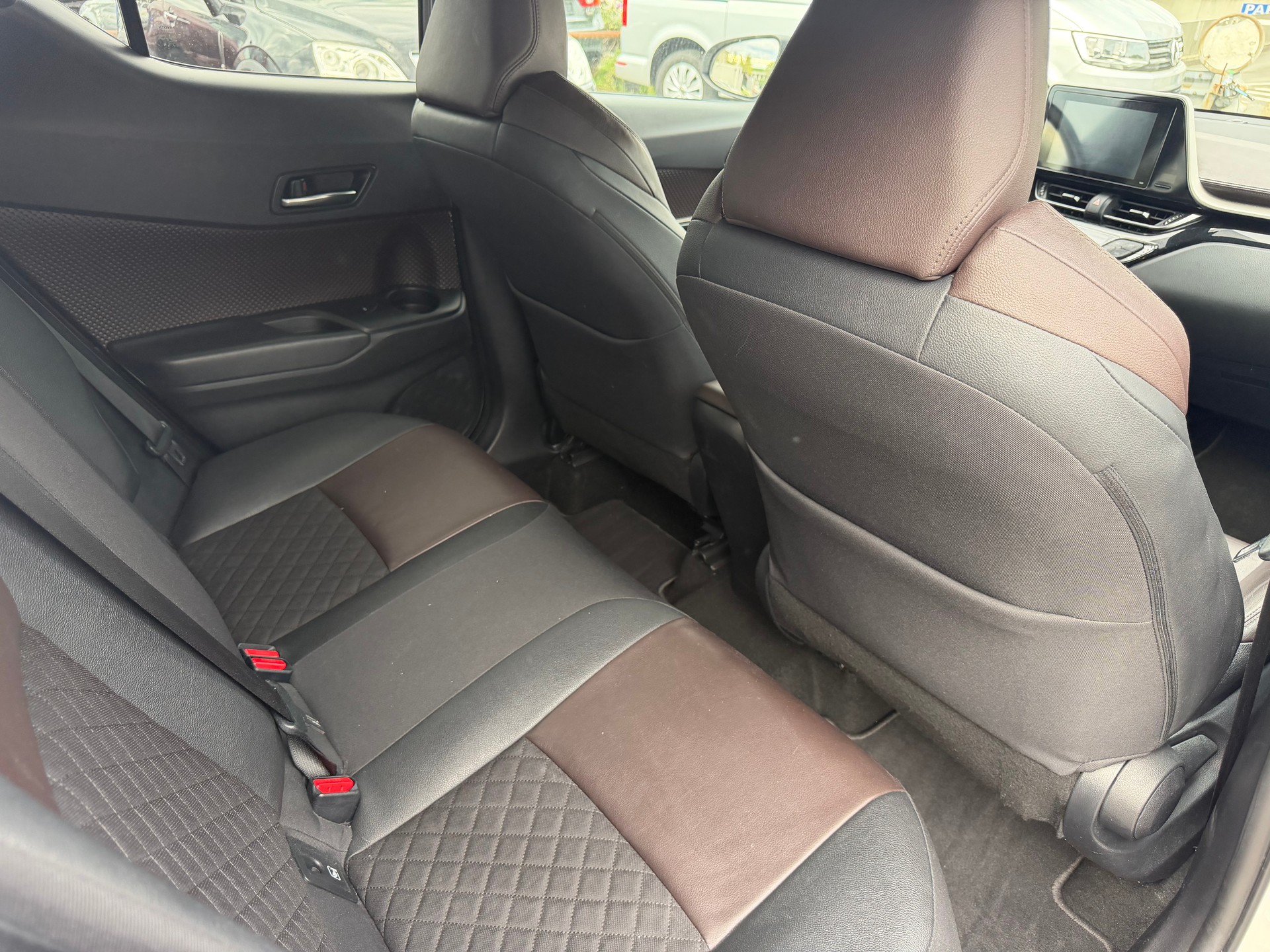 TOYOTA C-HR 1.8 HSD Premium CVT-image-9
