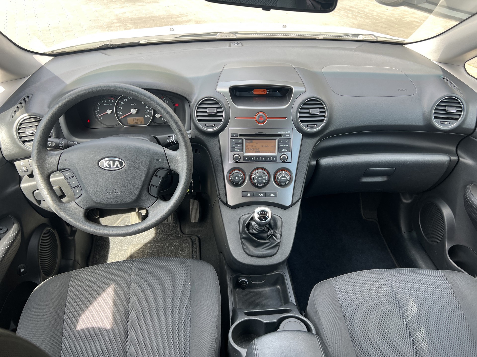 KIA Carens 1.6 CVVT Classic-image-8