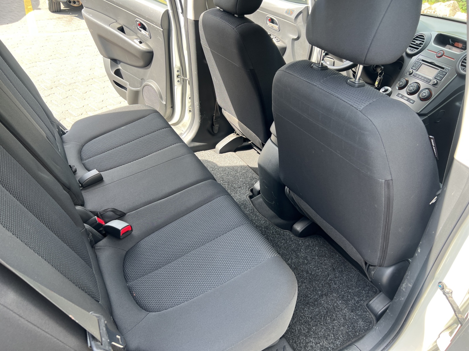 KIA Carens 1.6 CVVT Classic-image-7