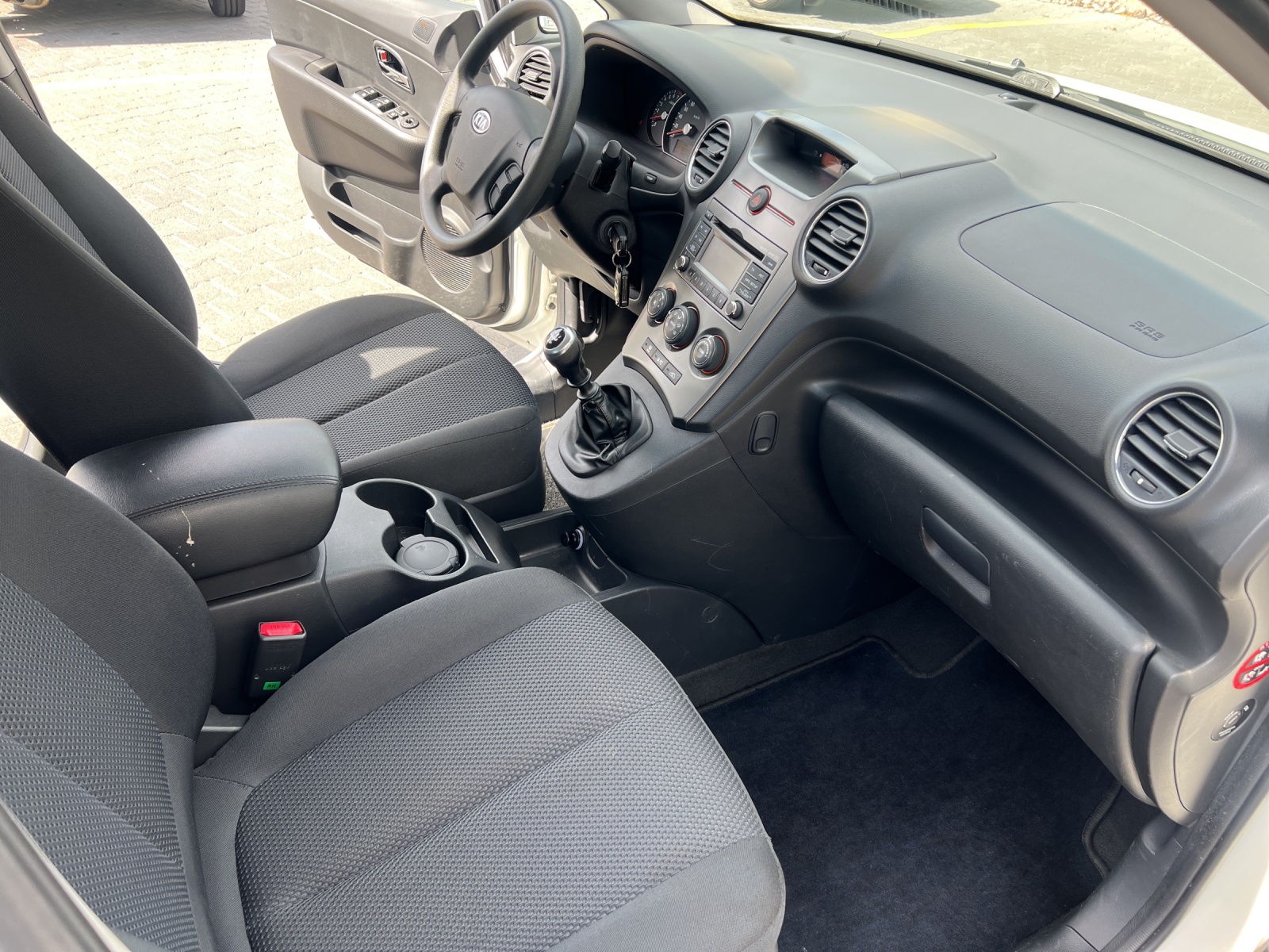 KIA Carens 1.6 CVVT Classic-image-6