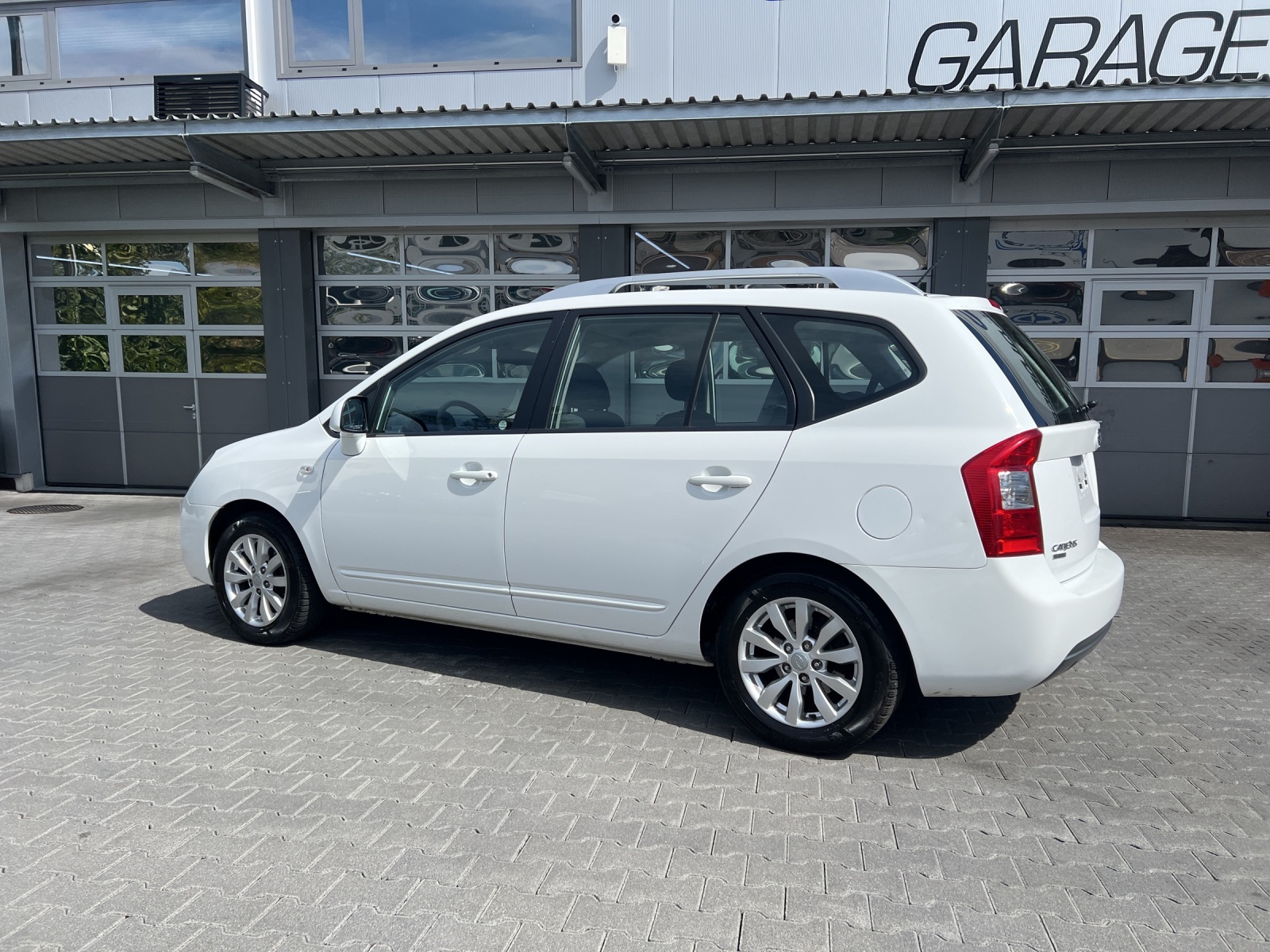 KIA Carens 1.6 CVVT Classic-image-2