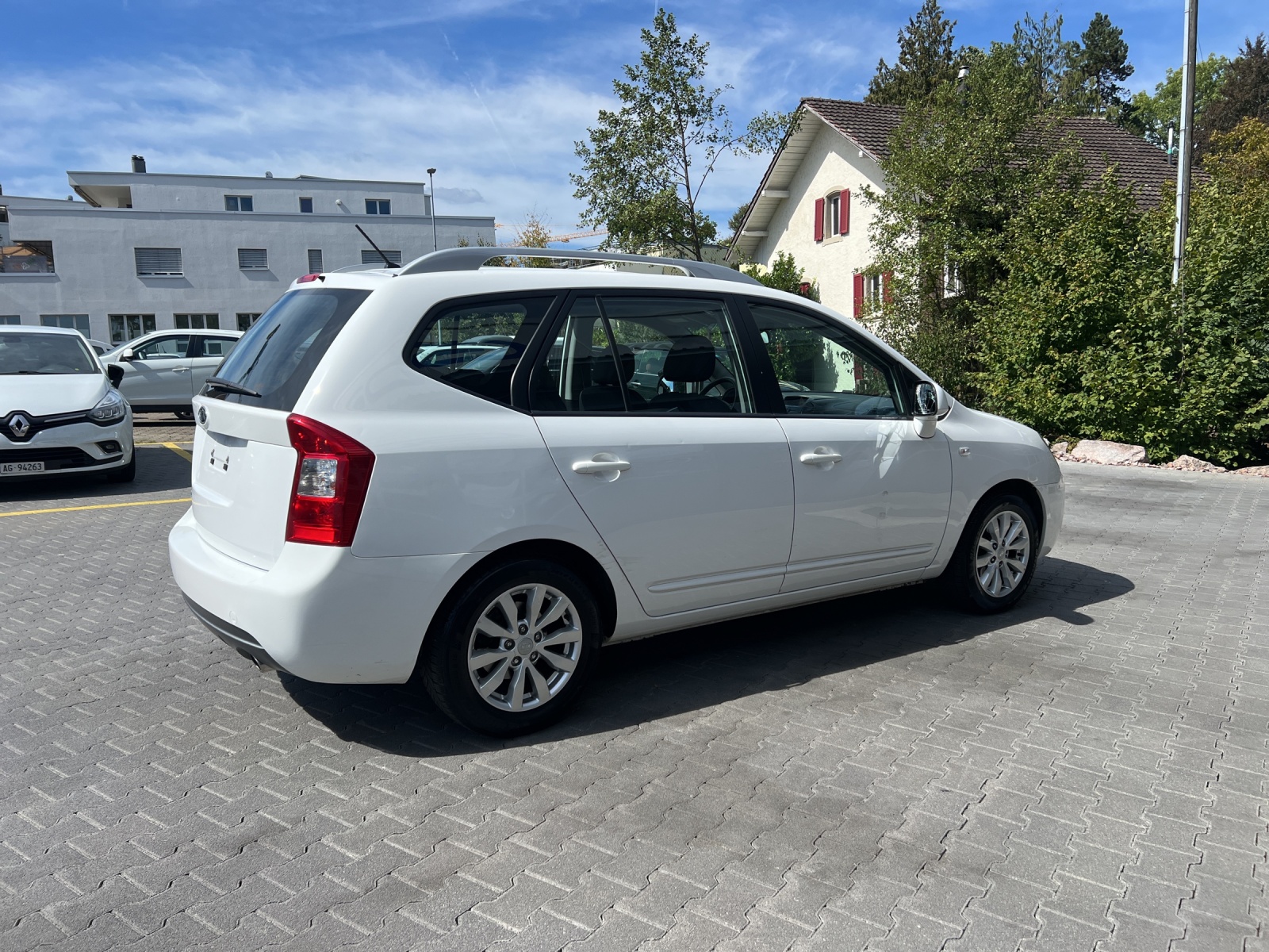KIA Carens 1.6 CVVT Classic-image-3