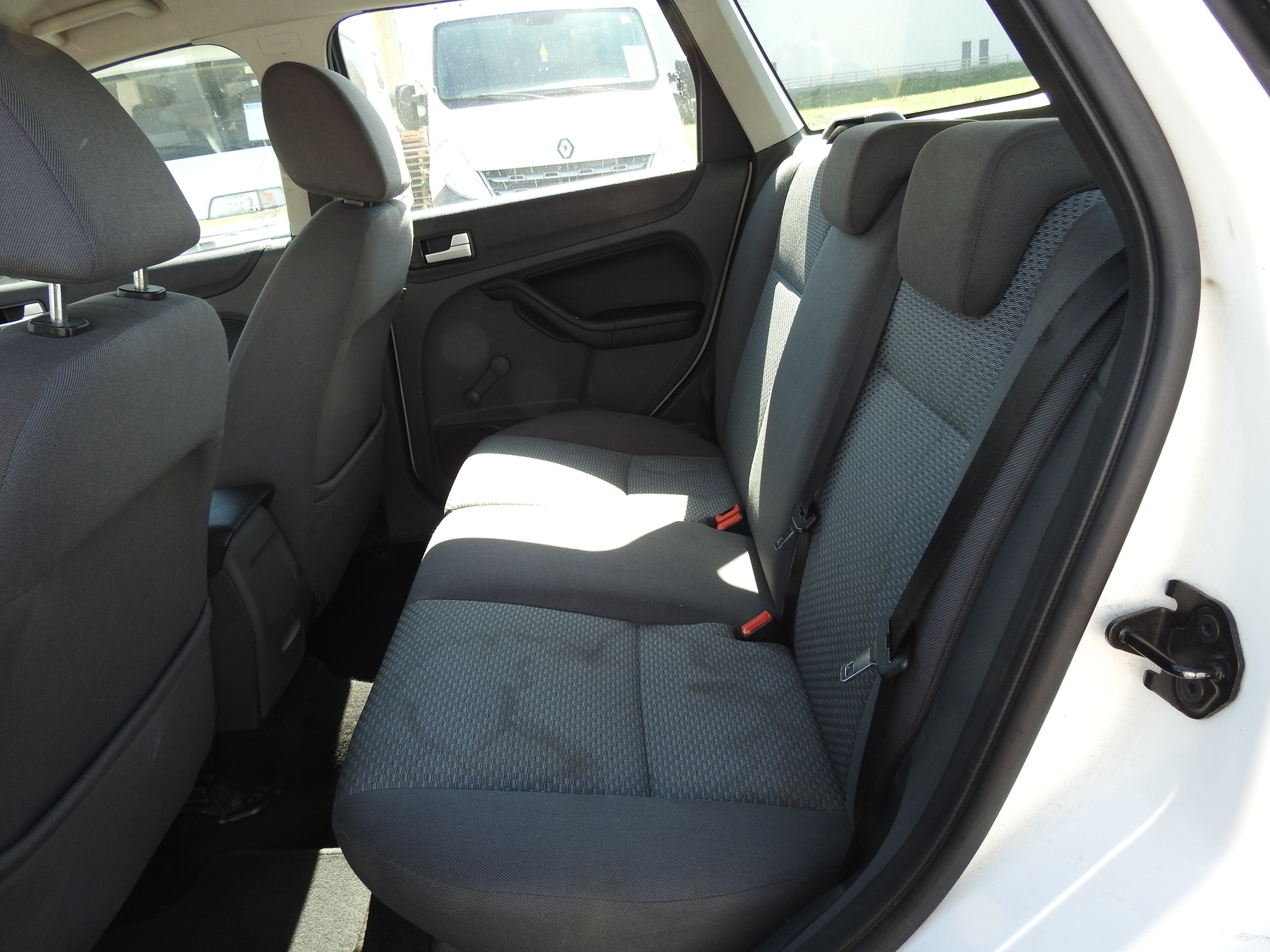 FORD Focus 1.8i Carving-image-14