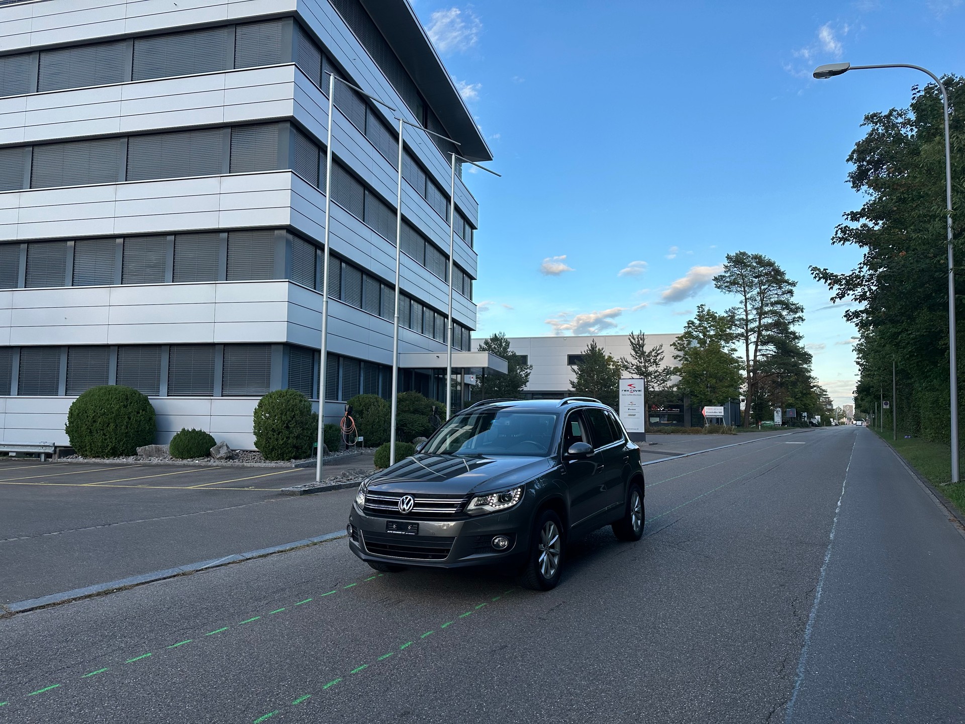 VW Tiguan 2.0 TDI BMT Cup 4Motion DSG-image-12