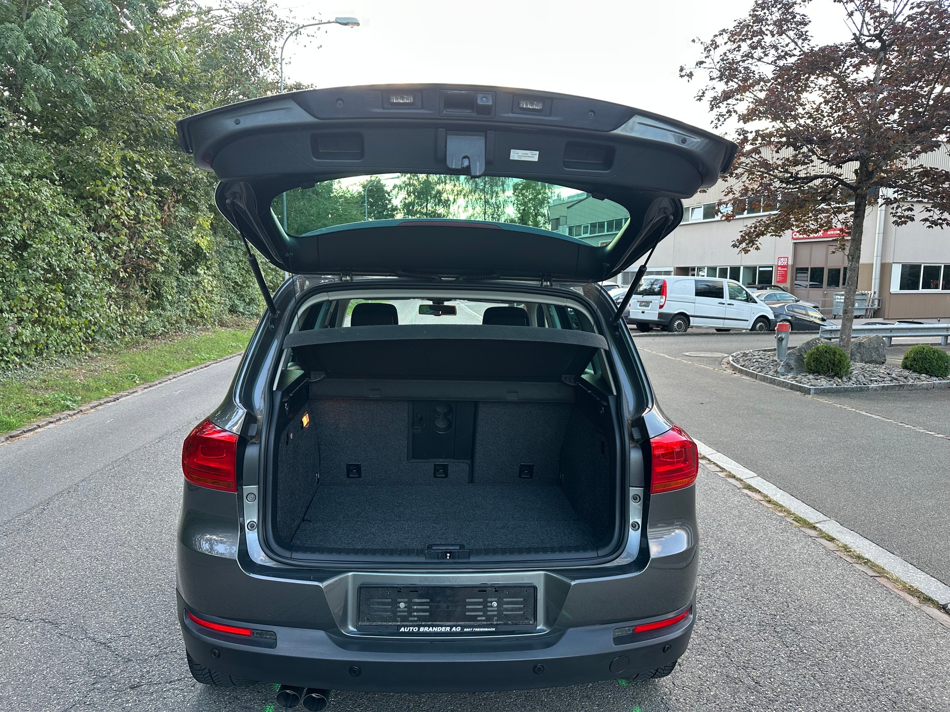 VW Tiguan 2.0 TDI BMT Cup 4Motion DSG-image-11