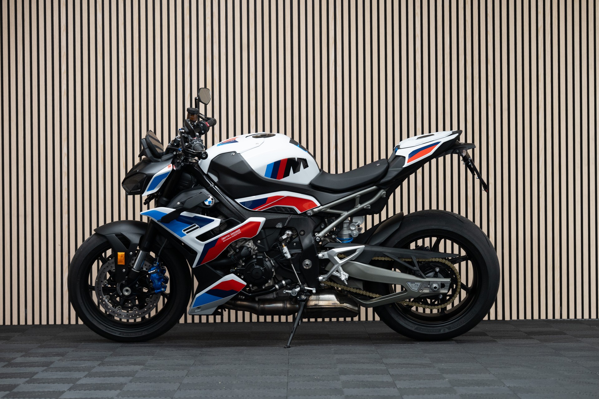 BMW M 1000 R mit SC Project Endschalldämpfer-showroom-element-1