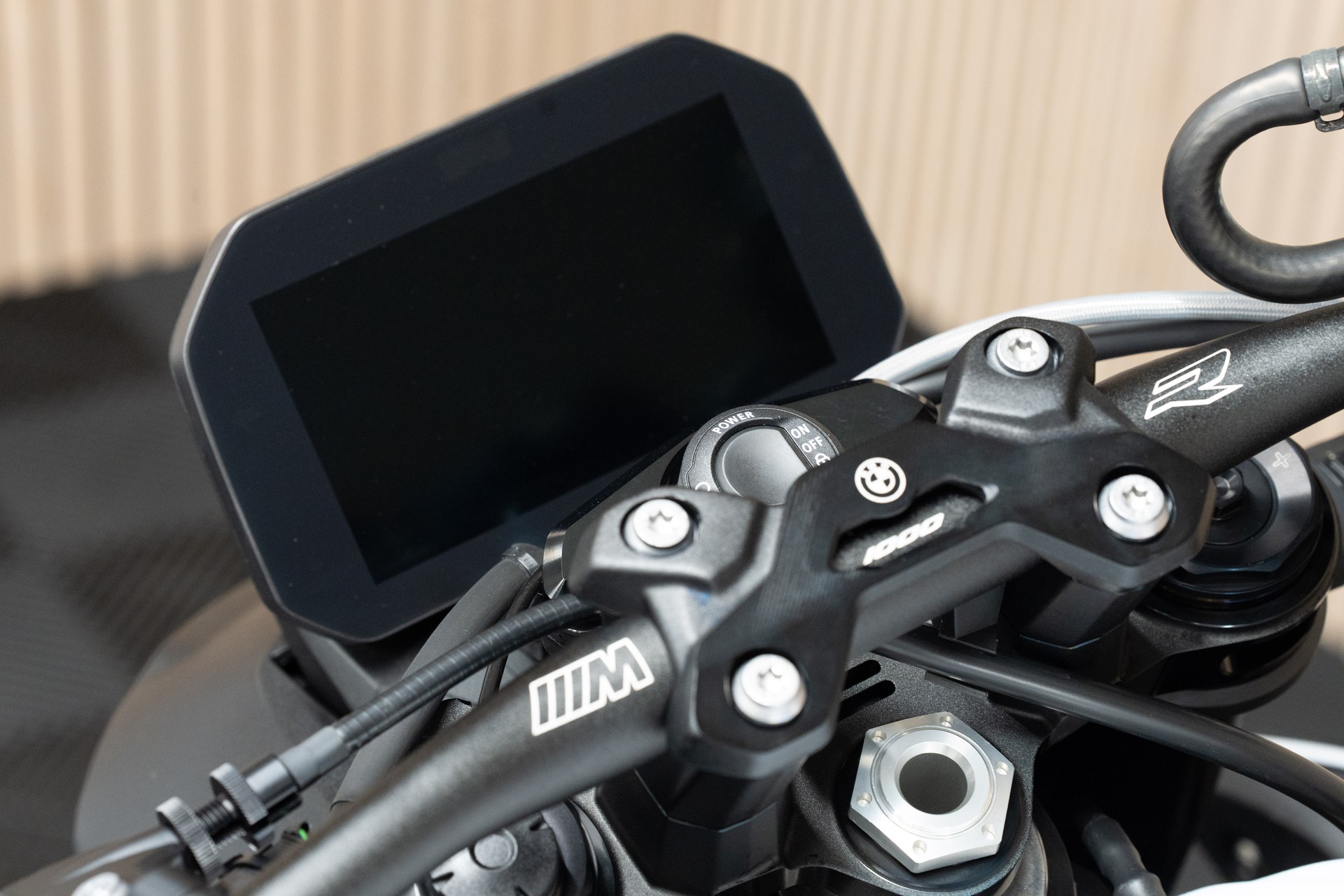 BMW M 1000 R mit SC Project Endschalldämpfer-showroom-element-2