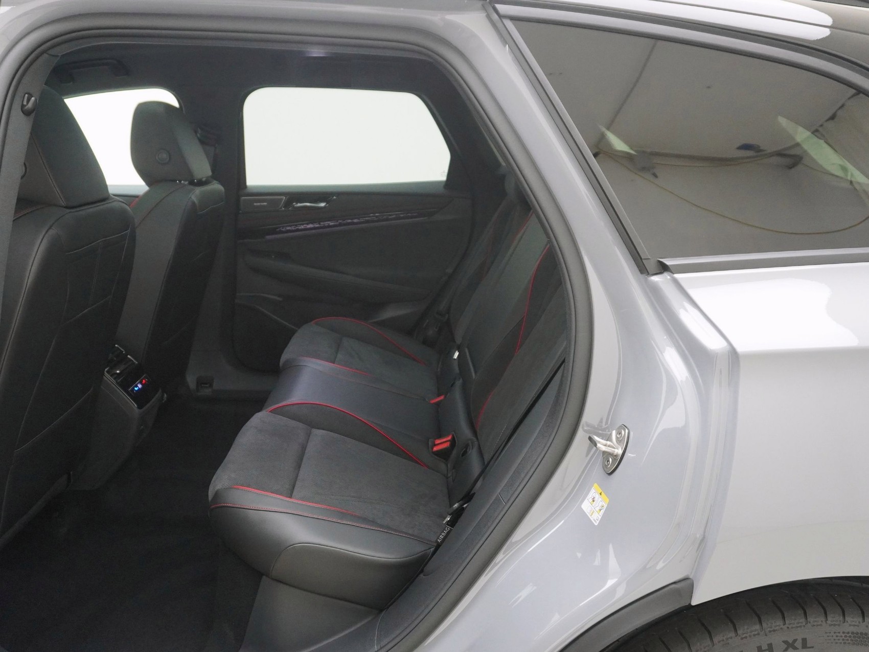 VW ID.7 Tourer 86 kWh GTX 4MOTION-image-14