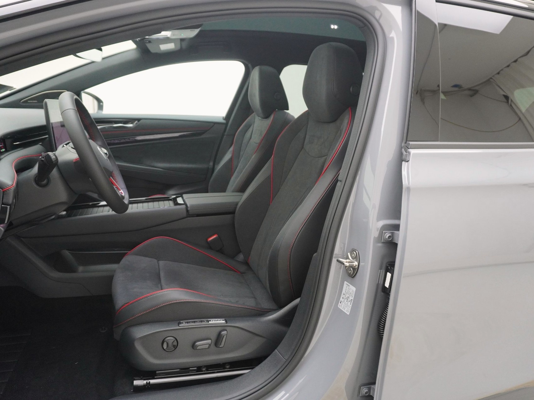 VW ID.7 Tourer 86 kWh GTX 4MOTION-image-12