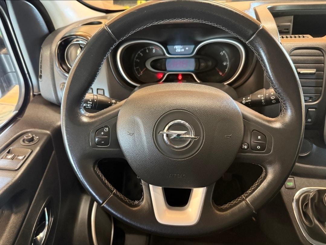 OPEL Vivaro 1.6CDTI Tourer 2.7t L2H1-image-10