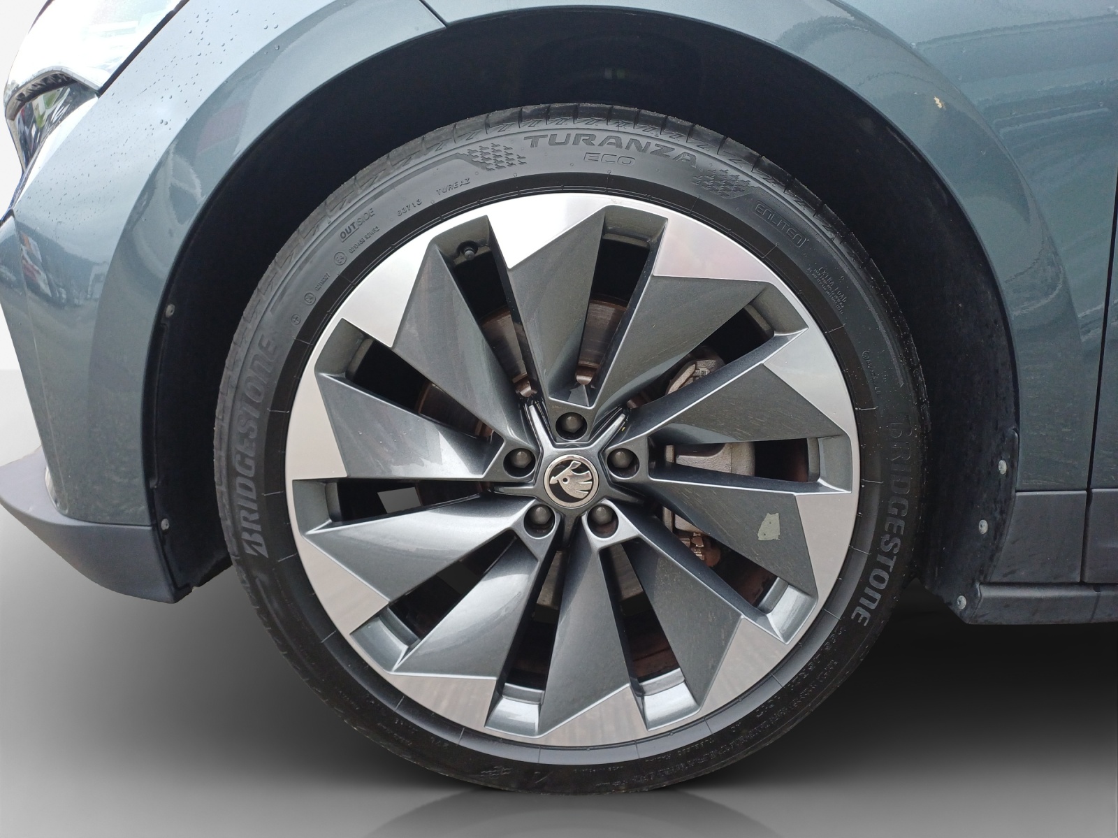 SKODA Enyaq iV 80-image-15
