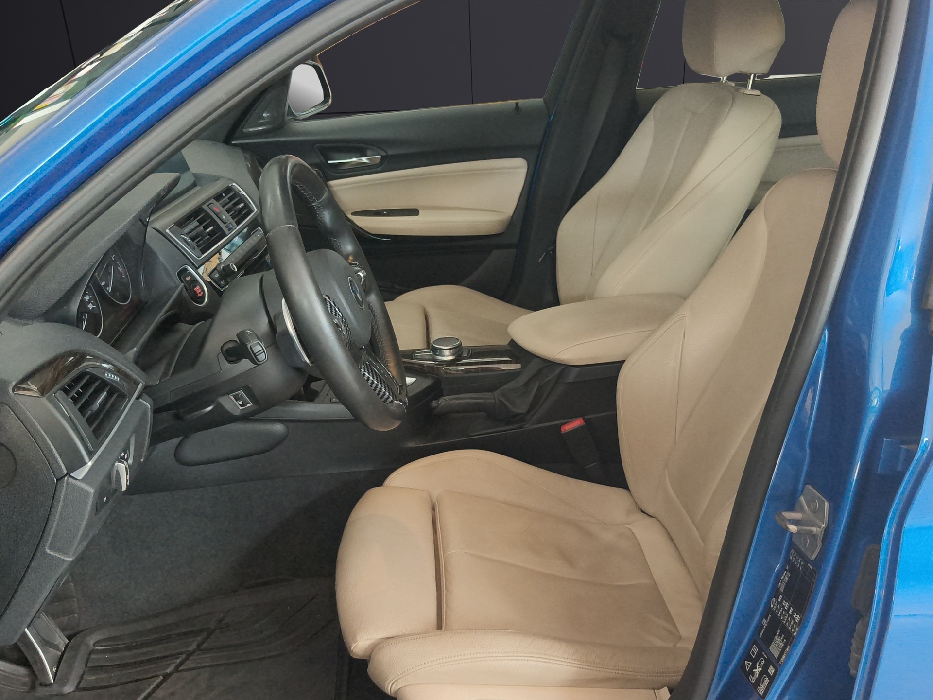 BMW M140i xDrive Steptronic-image-6