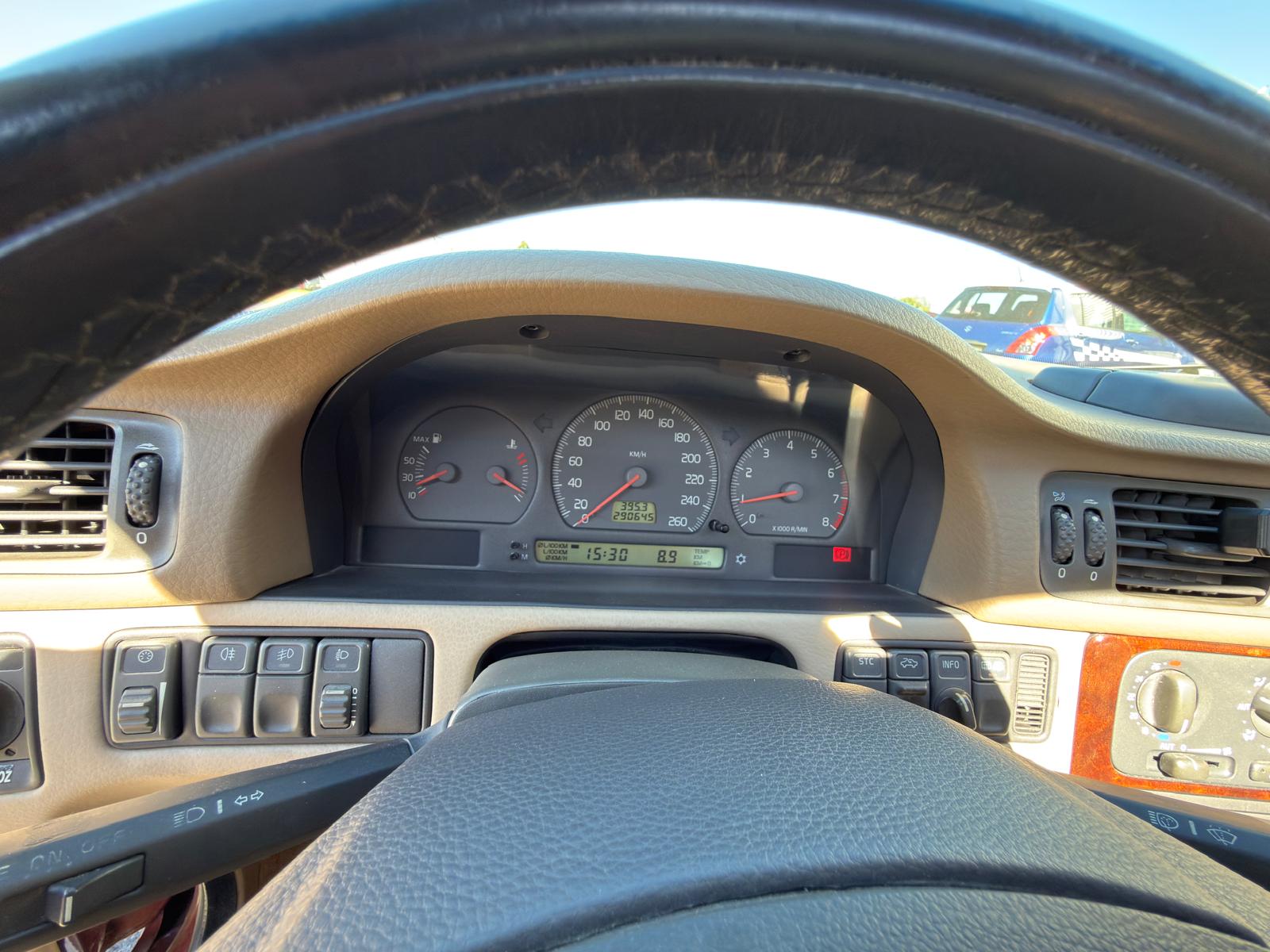 VOLVO C70 T5-image-4