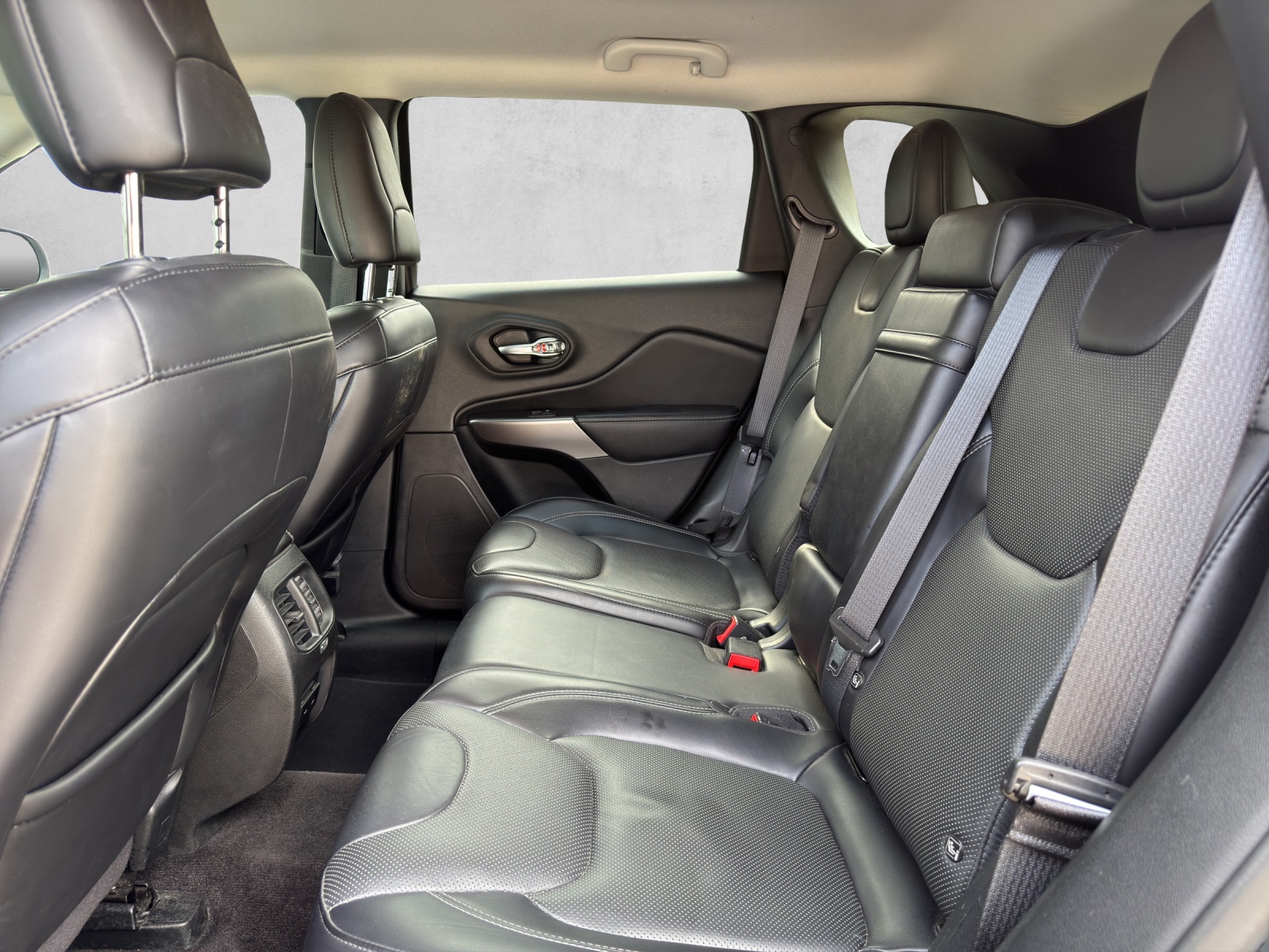 JEEP Cherokee 2.2 D 195 Limited AWD-image-9
