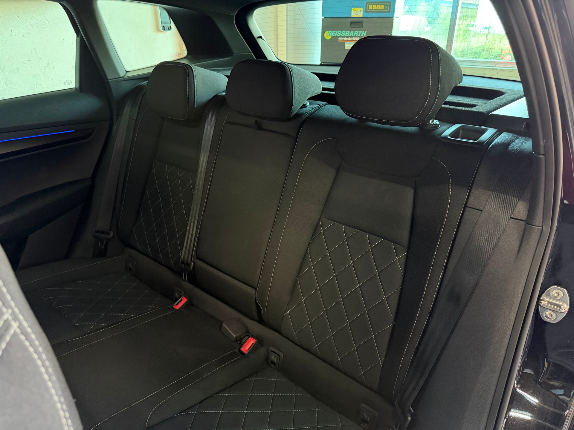 SKODA Karoq 1.5 TSI SportLine DSG-image-12