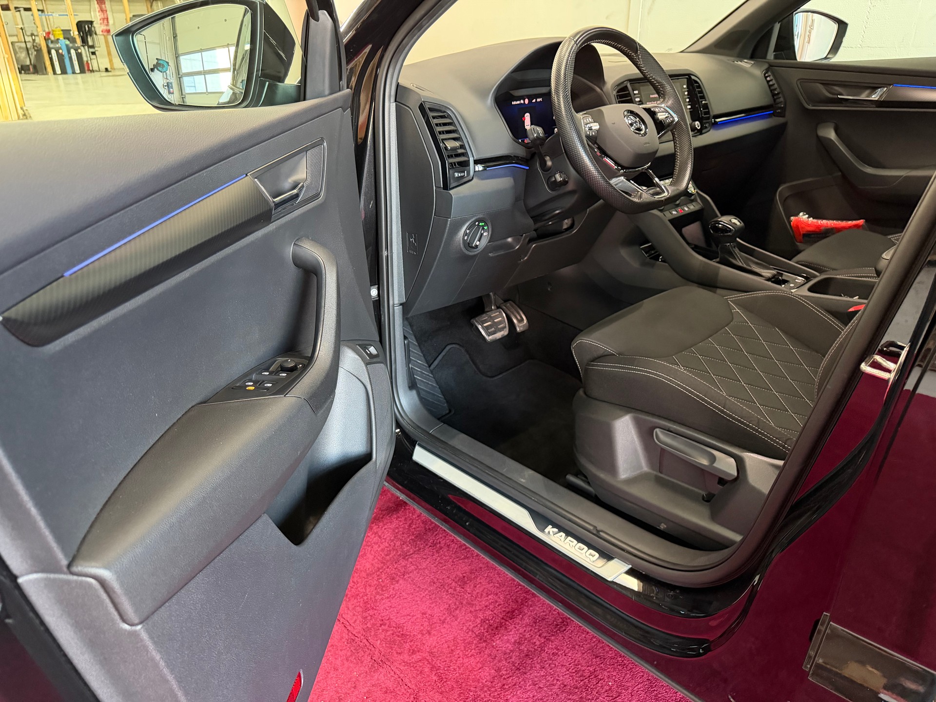 SKODA Karoq 1.5 TSI SportLine DSG-image-10