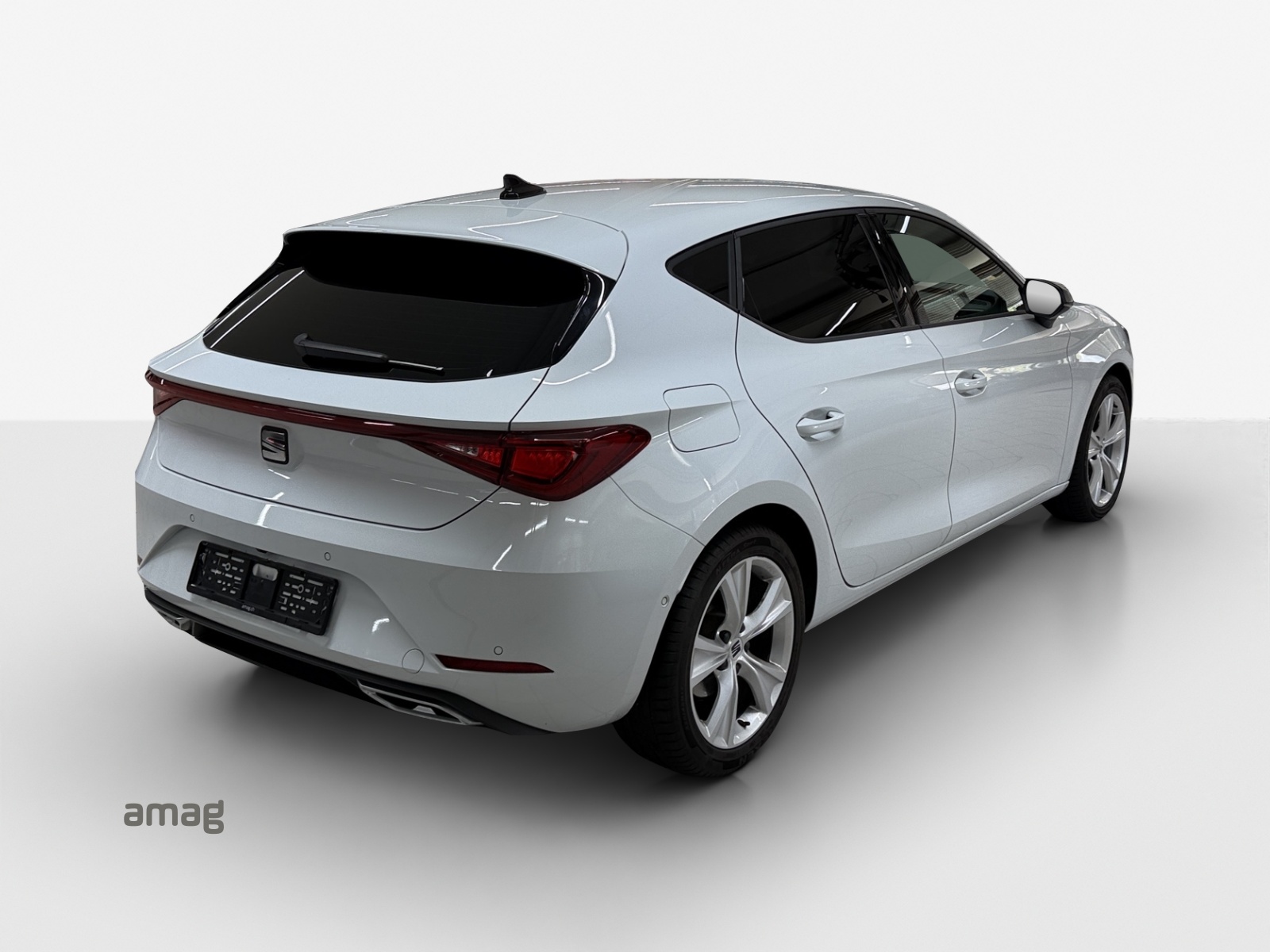 SEAT Leon 1.5 eTSI mHEV DSG FR-image-4
