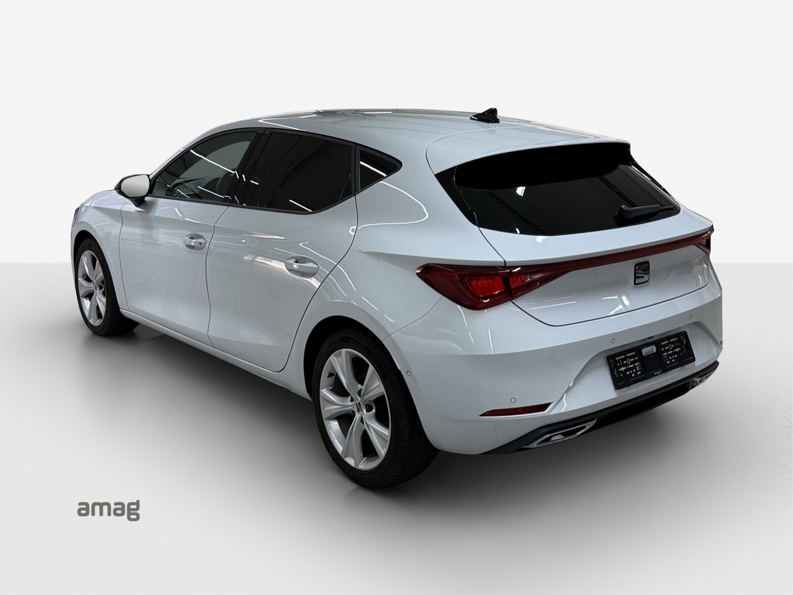 SEAT Leon 1.5 eTSI mHEV DSG FR-image-2