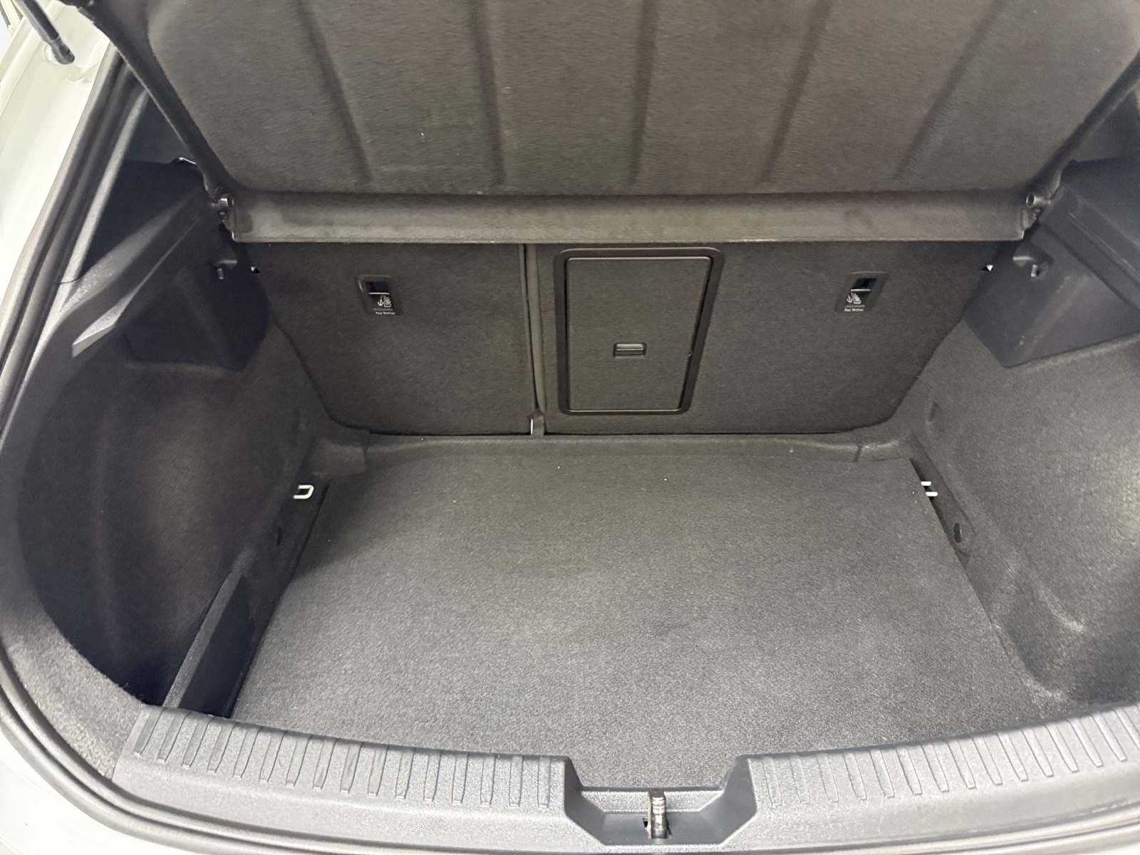 SEAT Leon 1.5 eTSI mHEV DSG FR-image-12