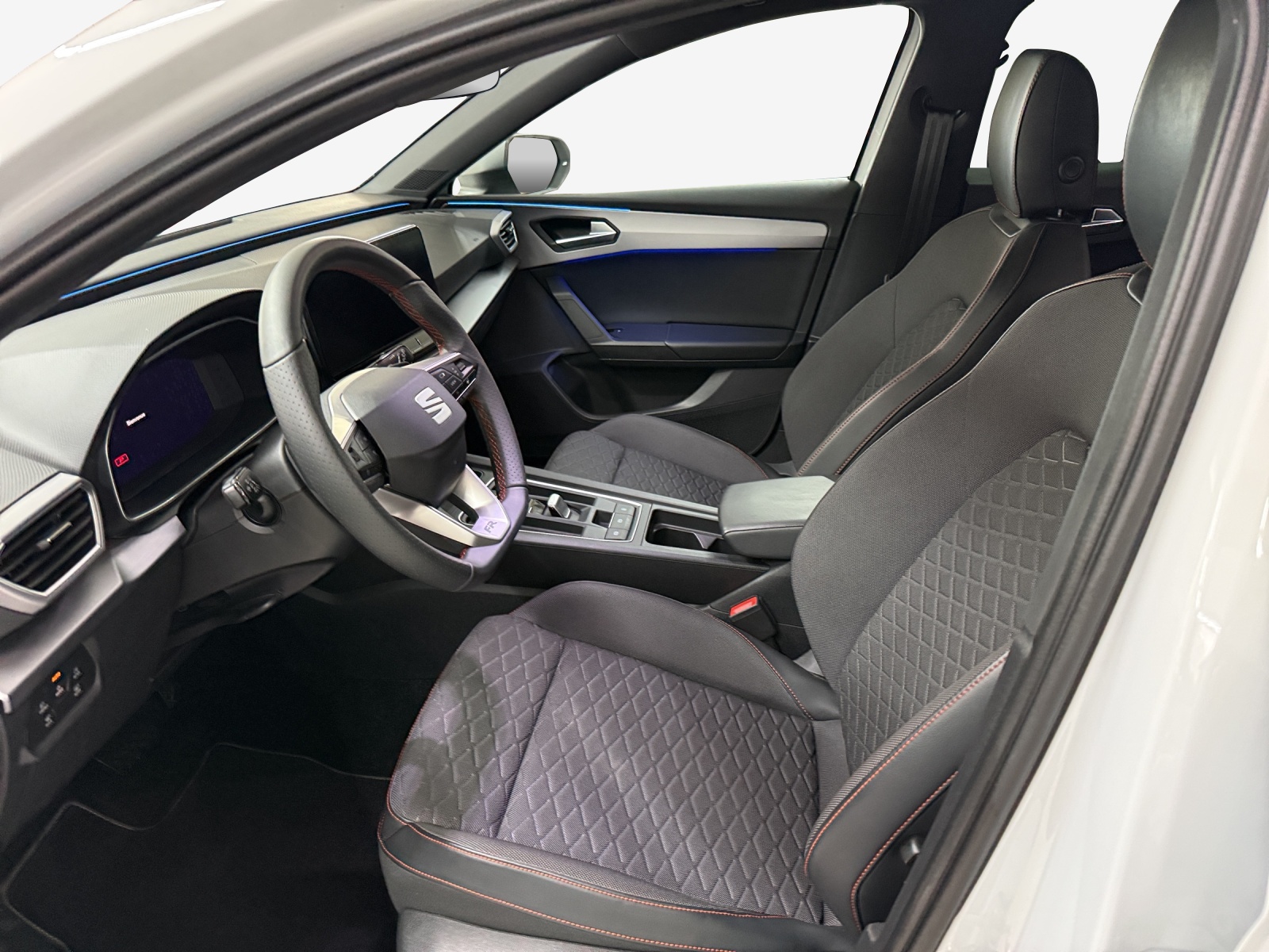 SEAT Leon 1.5 eTSI mHEV DSG FR-image-7