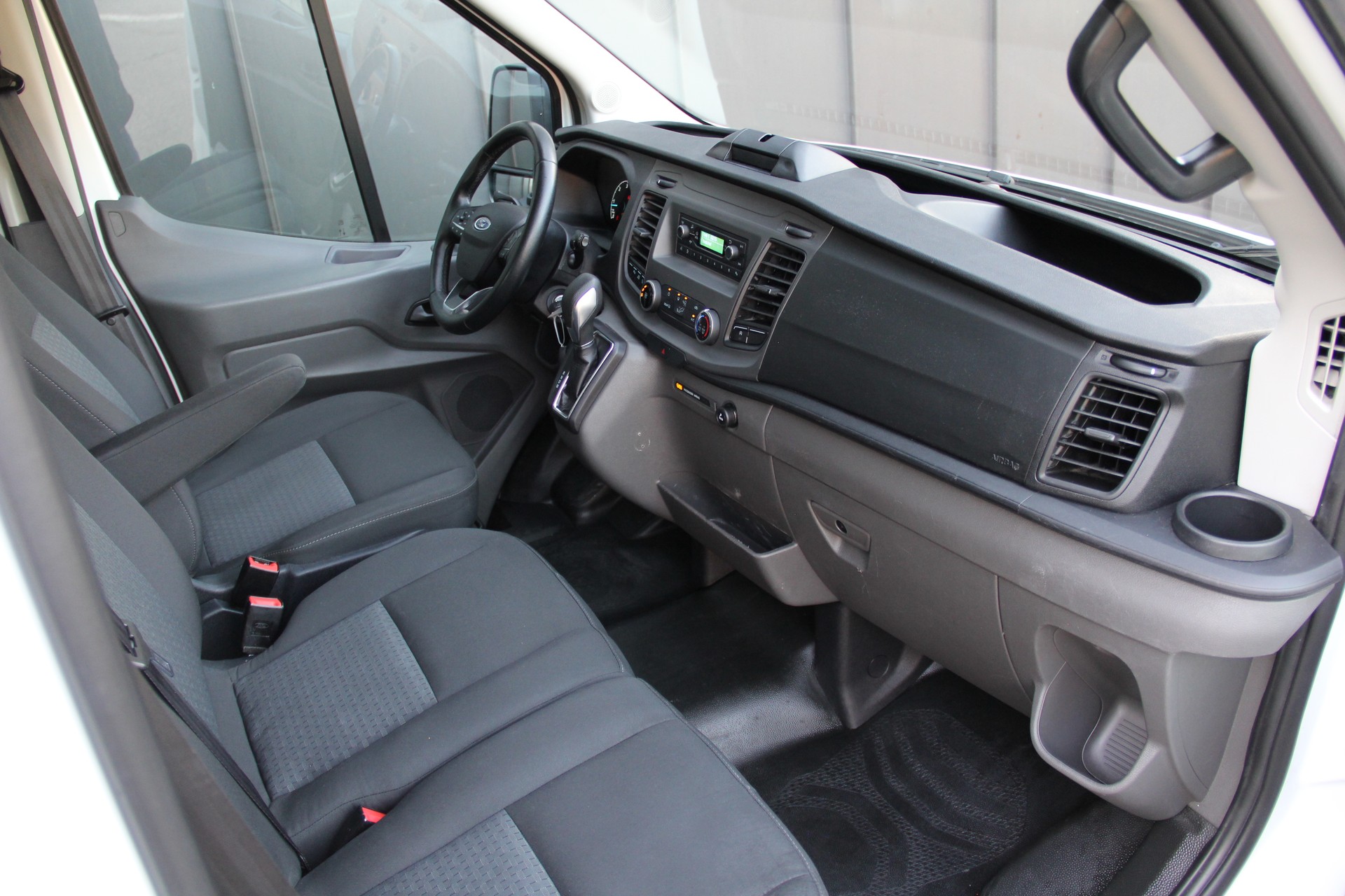 FORD Transit BUS **9-SITZE** SCHULBUS **ROLLSTUHL-GURT**-image-8