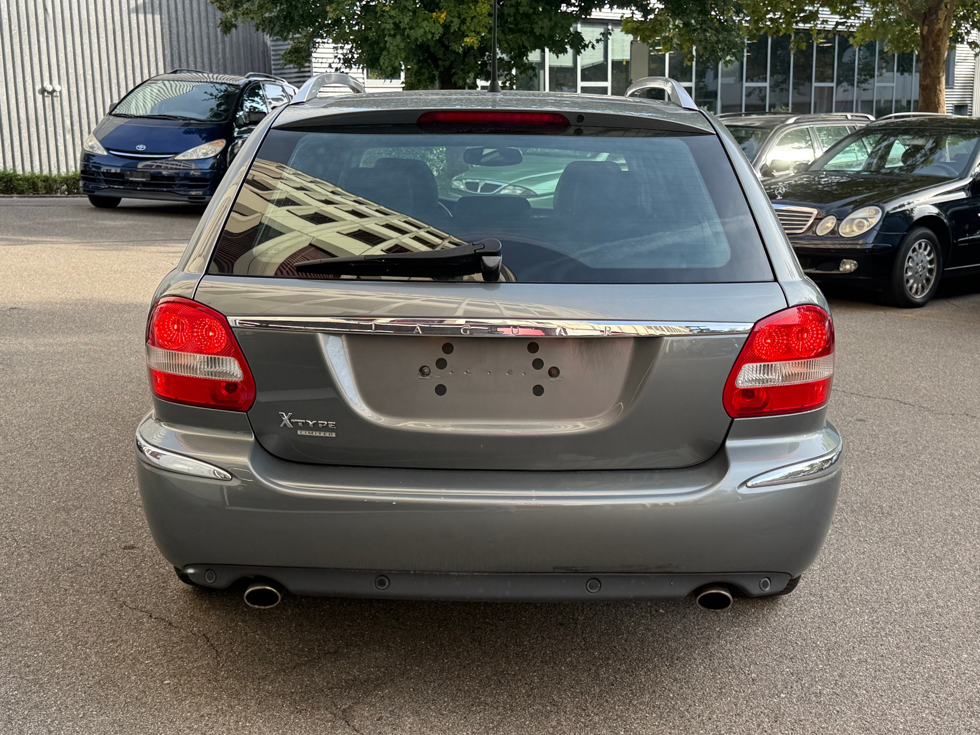 JAGUAR X-Type Estate 3.0 V6 Traction4 Executive-image-4
