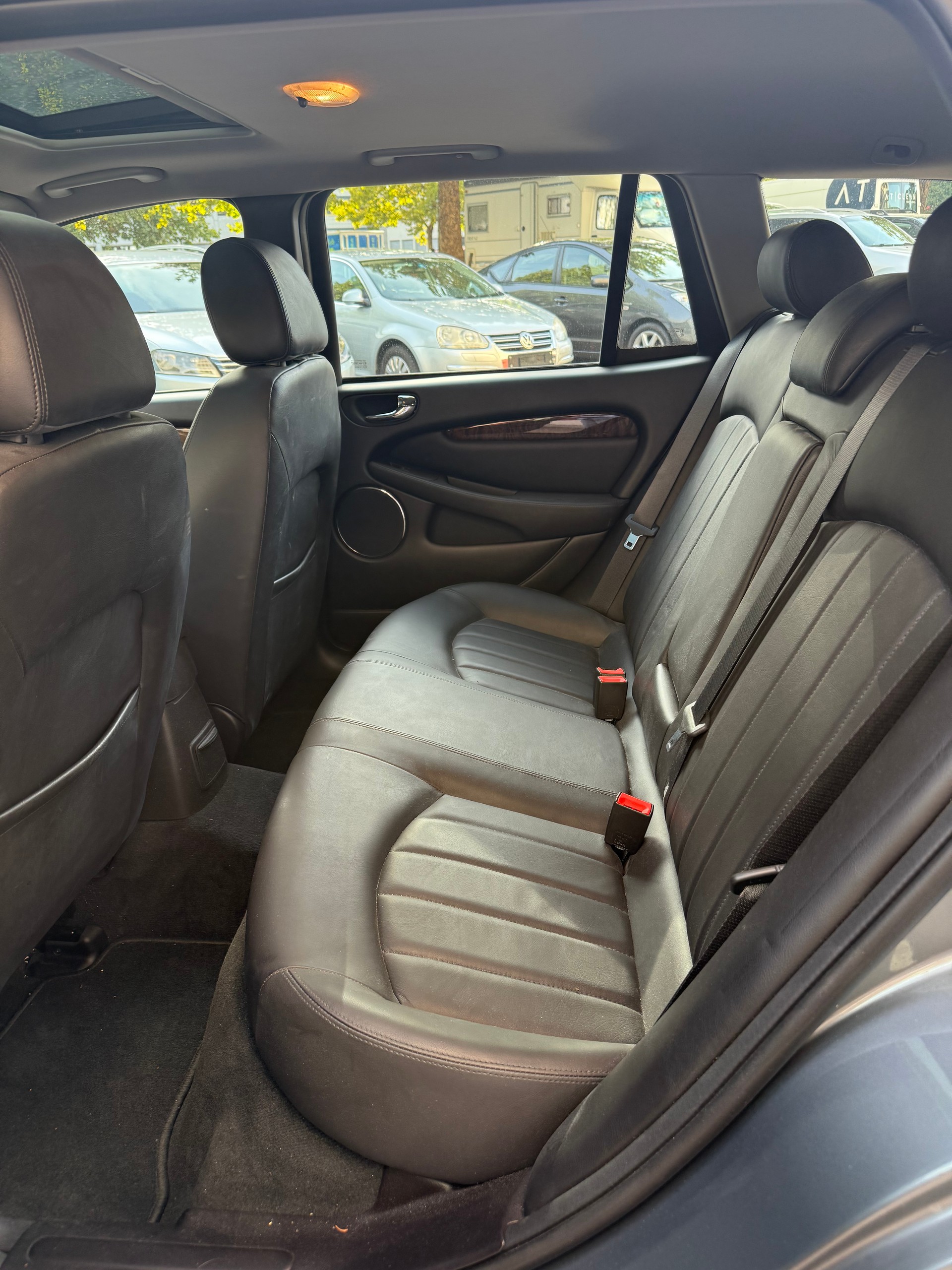 JAGUAR X-Type Estate 3.0 V6 Traction4 Executive-image-11